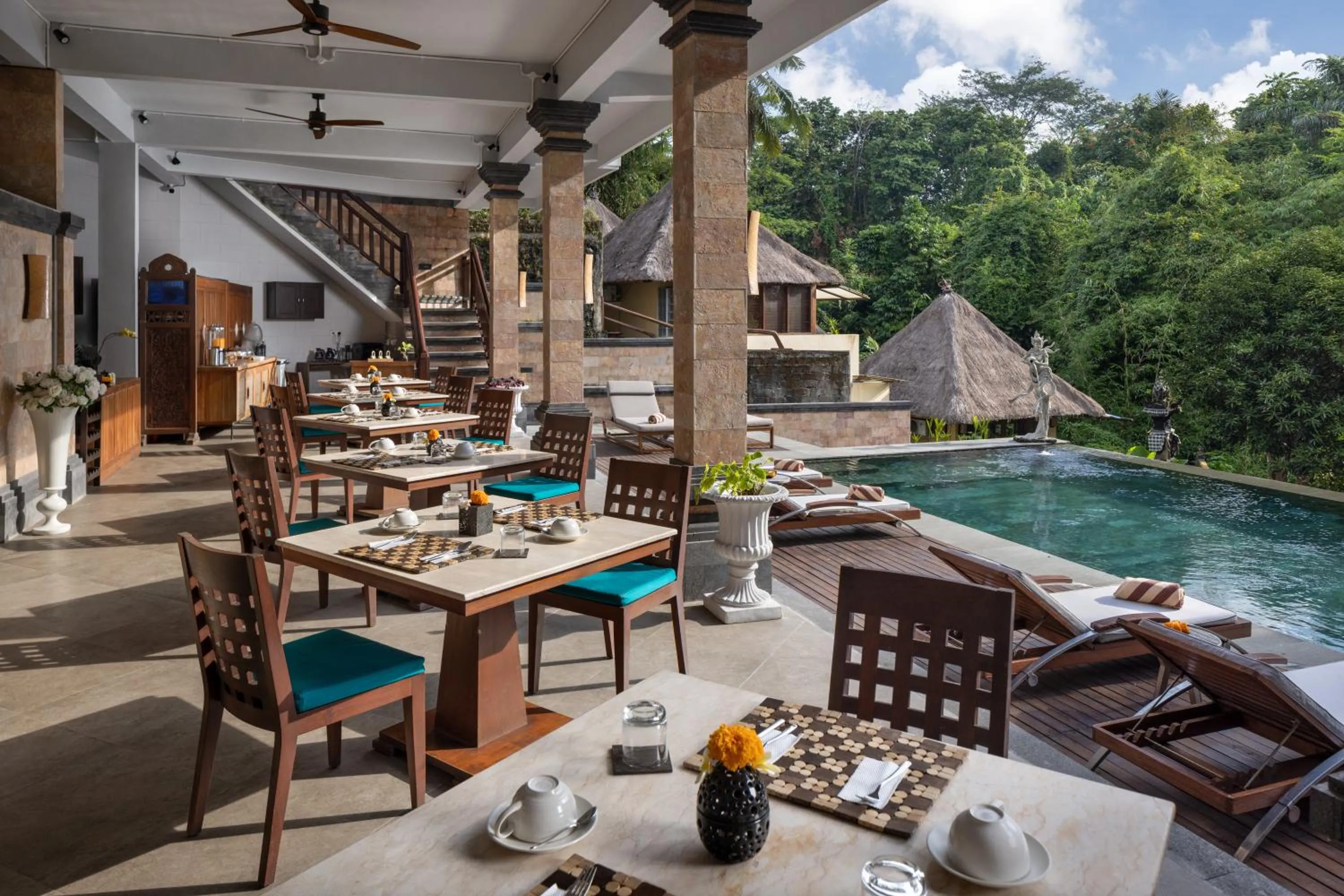 Breakfast in The Pari Sudha