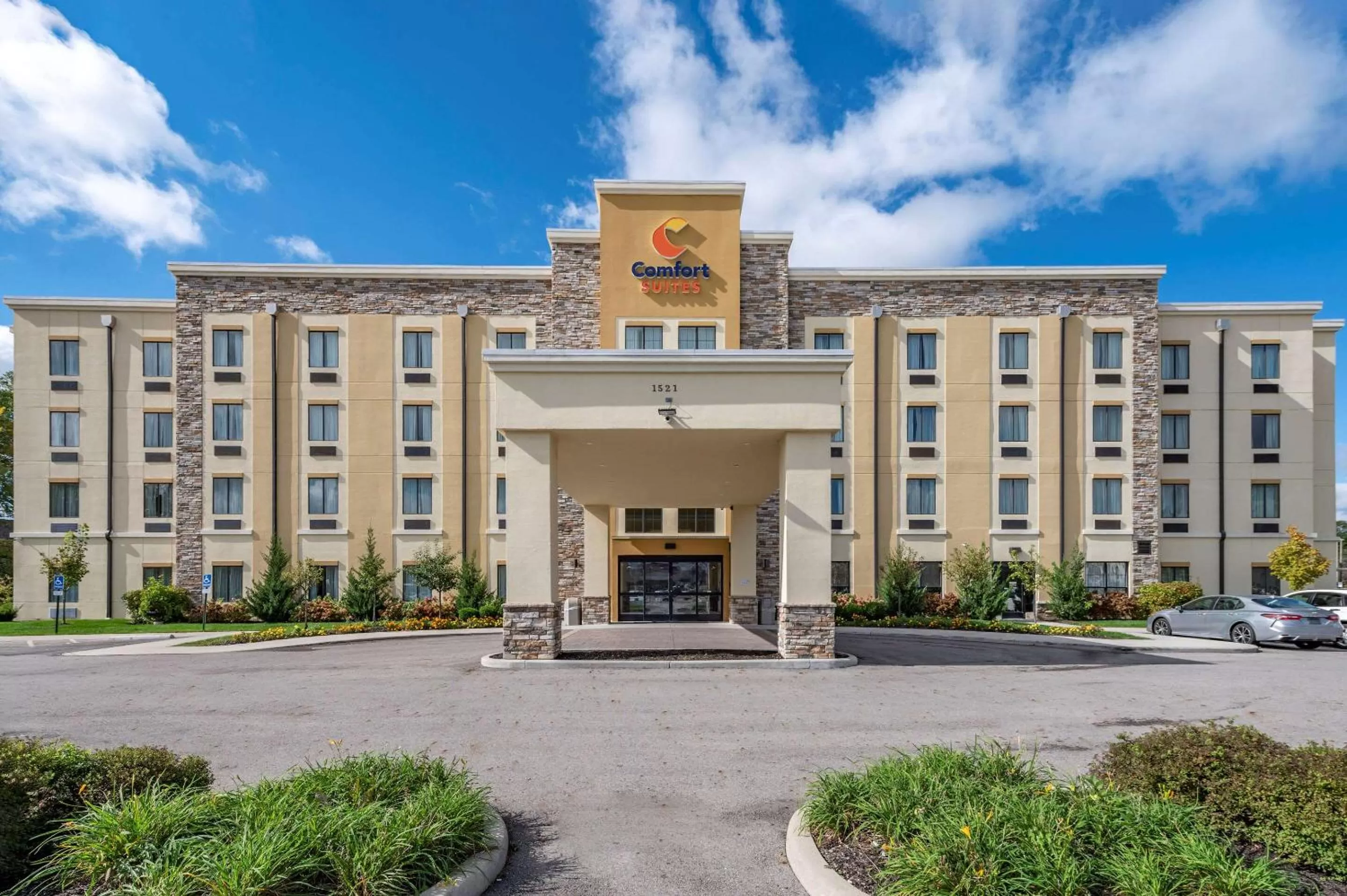 Property building in Comfort Suites Columbus Airport