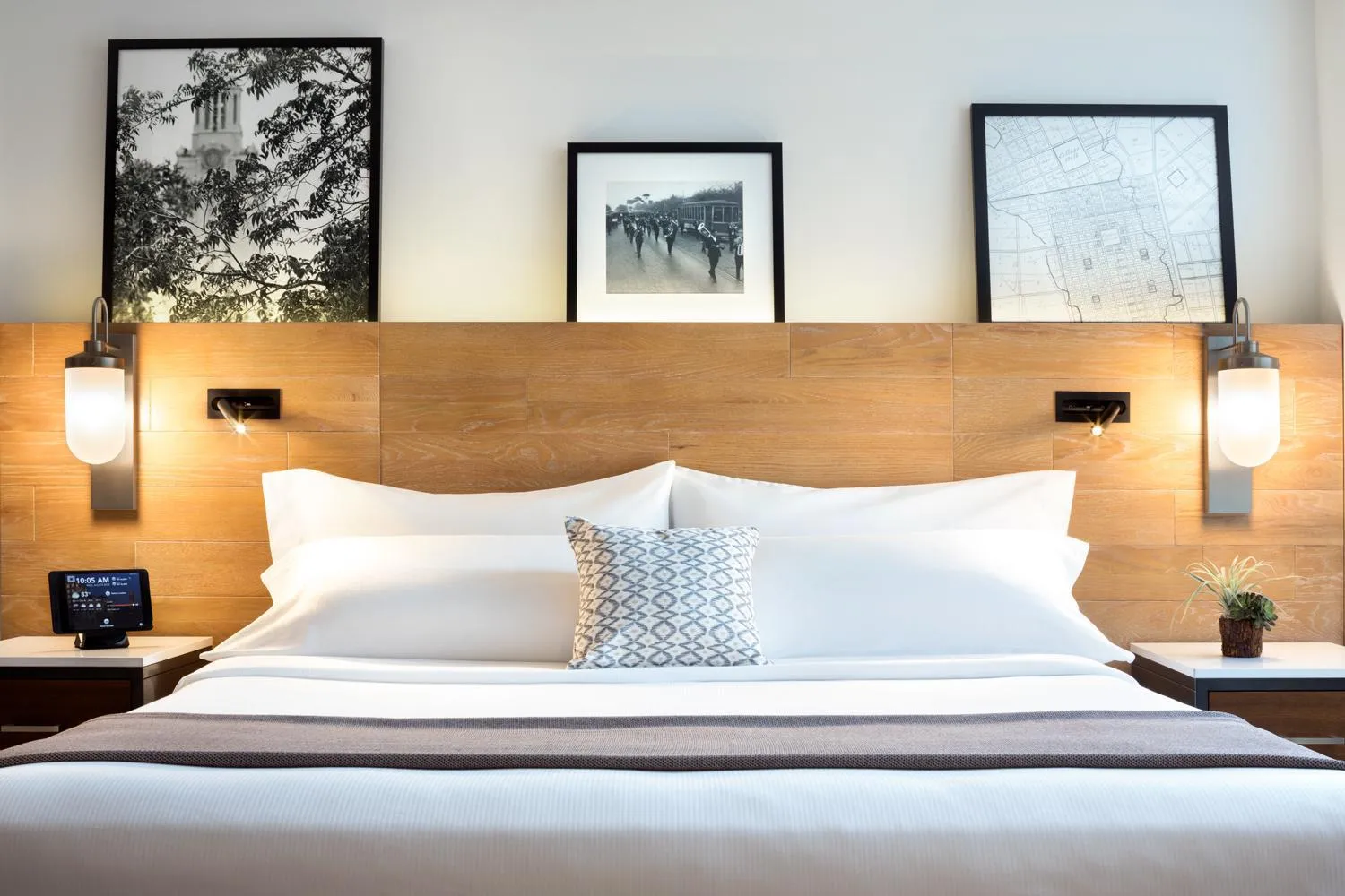 Bed in AT&T Hotel & Conference Center