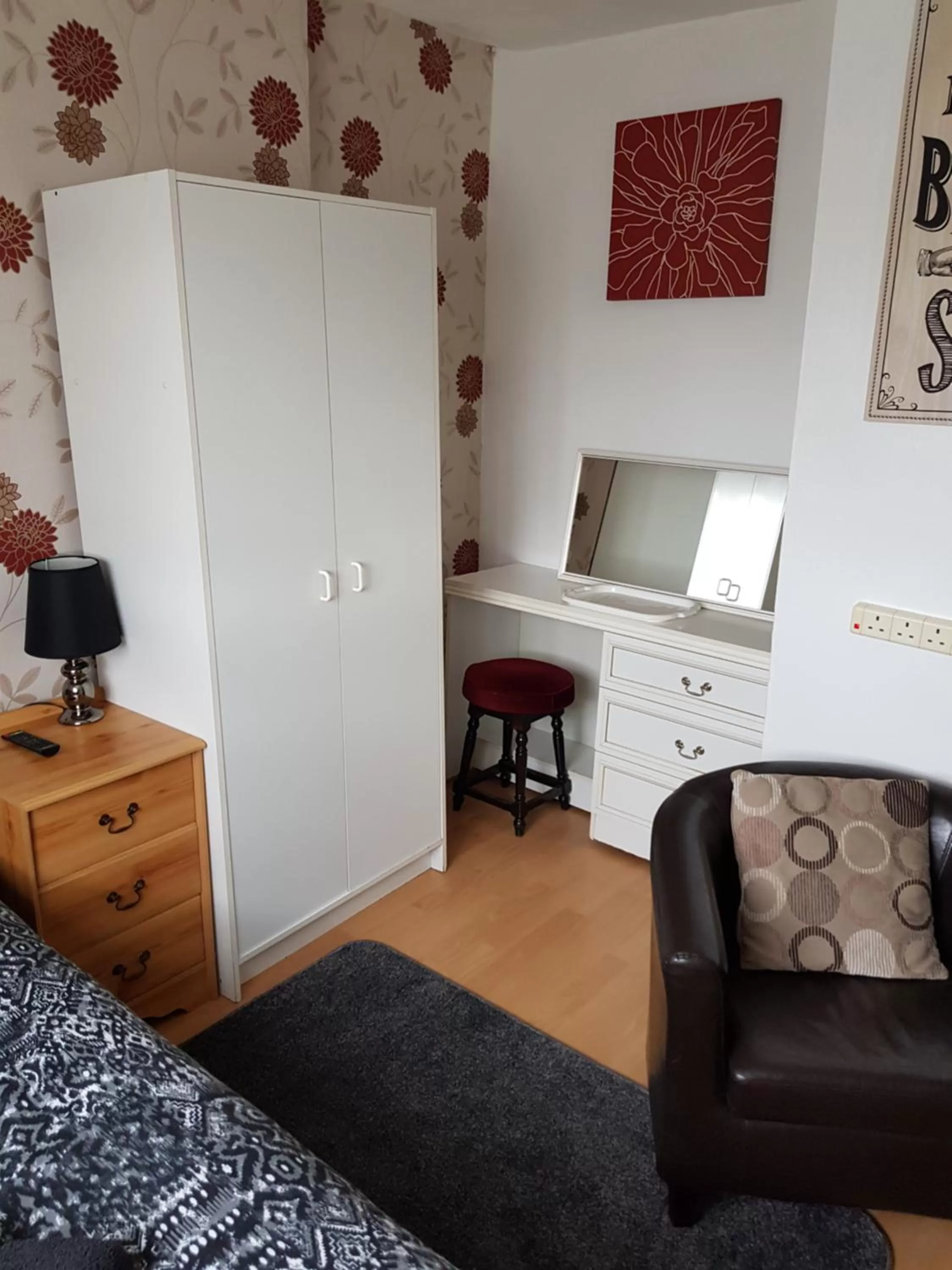 Bed in Sunnyside Hotel