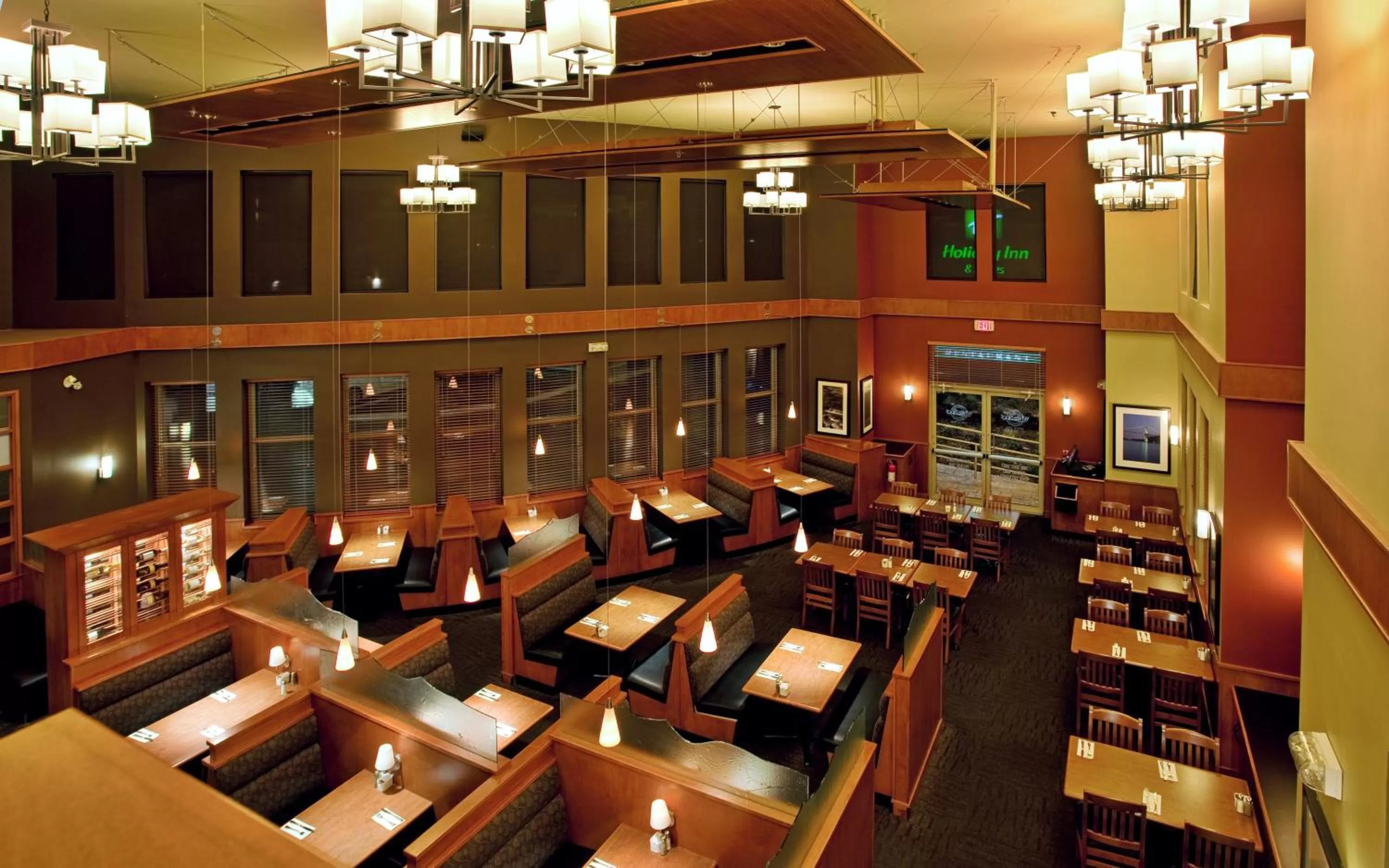 Restaurant/places to eat in Holiday Inn Hotel and Suites-Kamloops by IHG