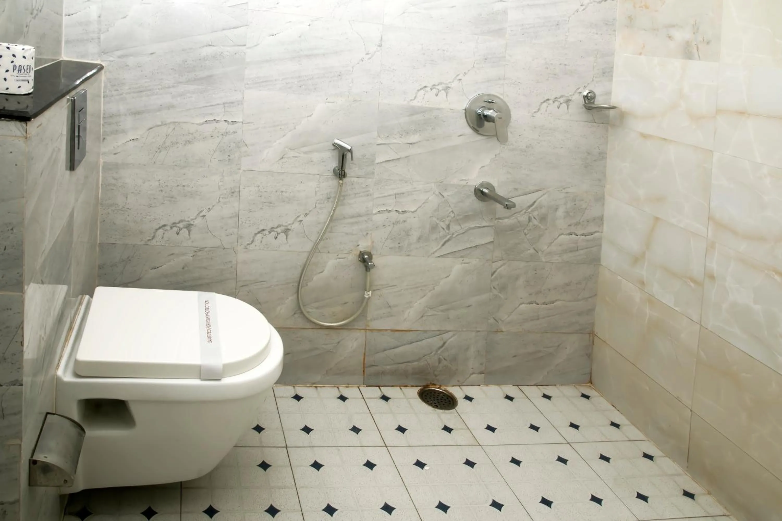 Bathroom in Hotel Ganges Grand - 600m from Kashi Vishwanath Temple