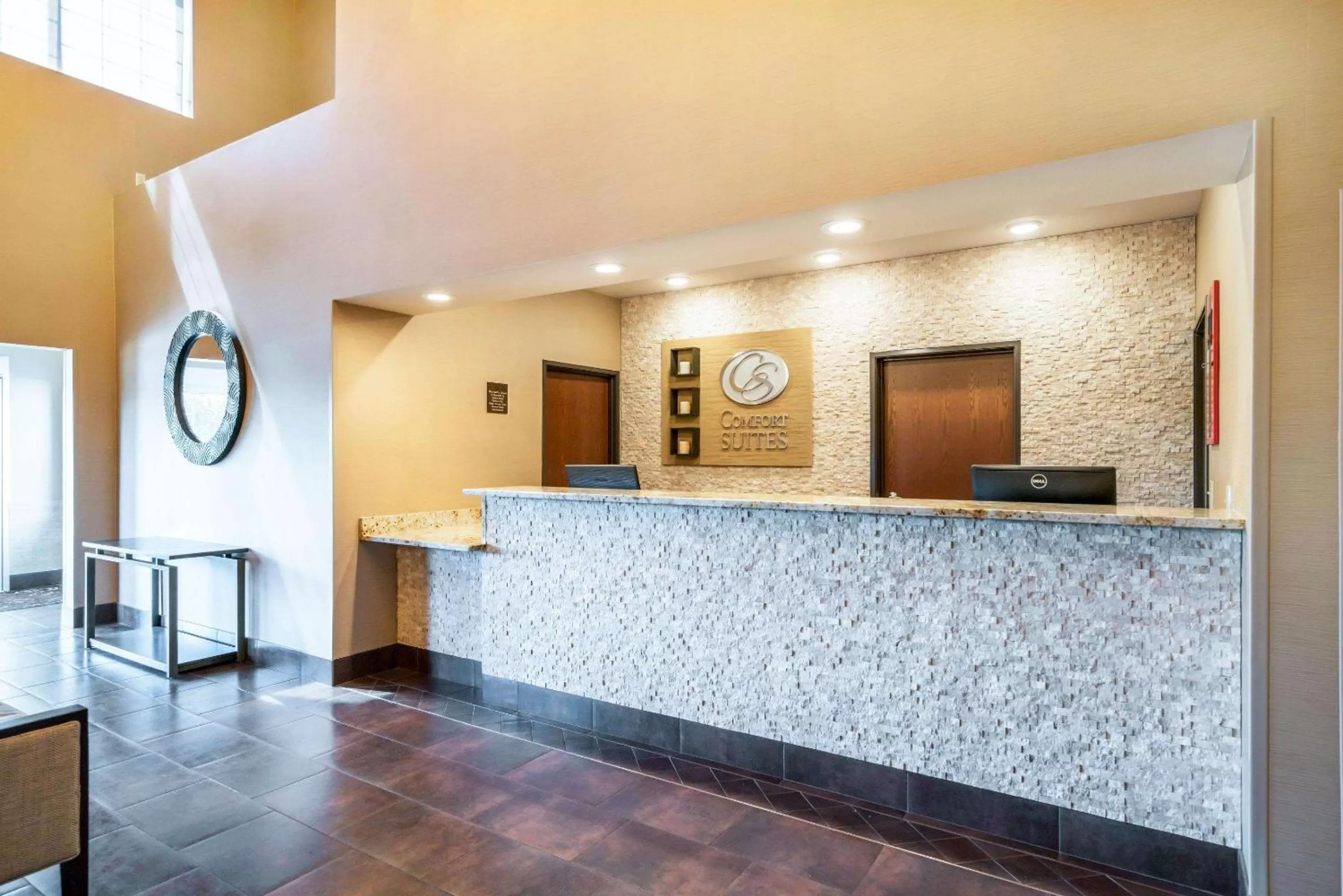 Lobby or reception in Comfort Suites Yakima