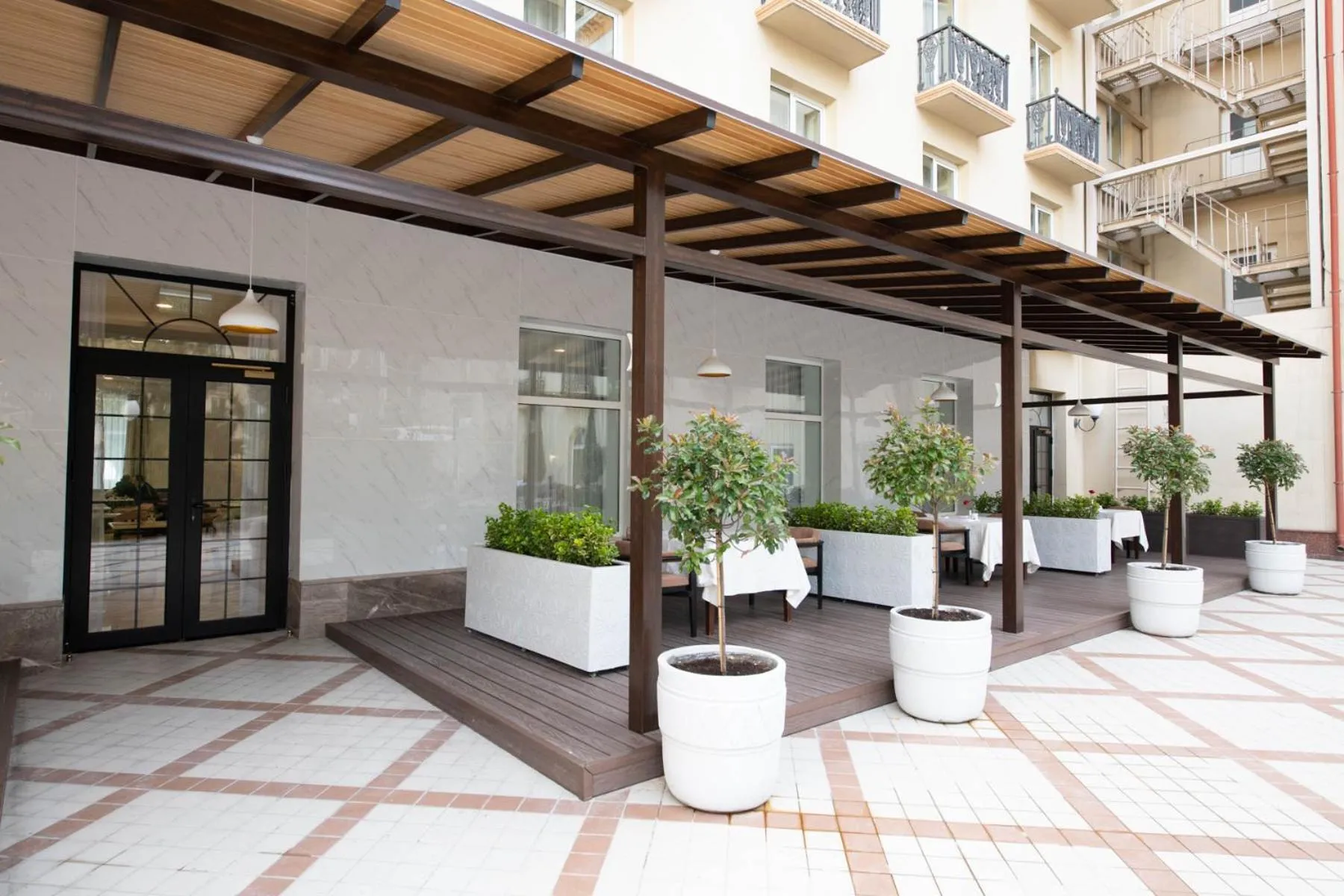 Restaurant/places to eat in LOTTE City Hotels Tashkent Palace