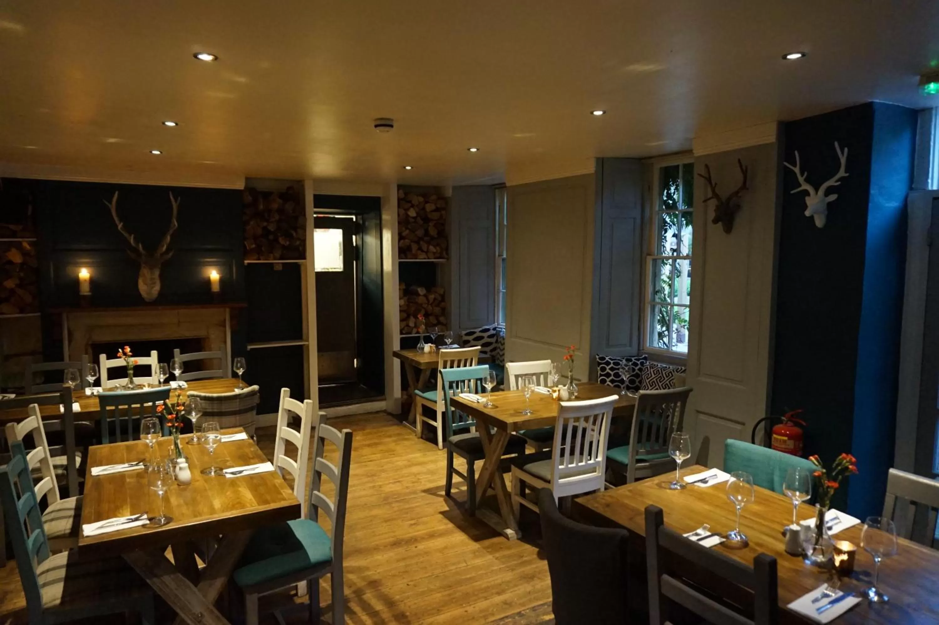 Restaurant/places to eat in The Barge Inn