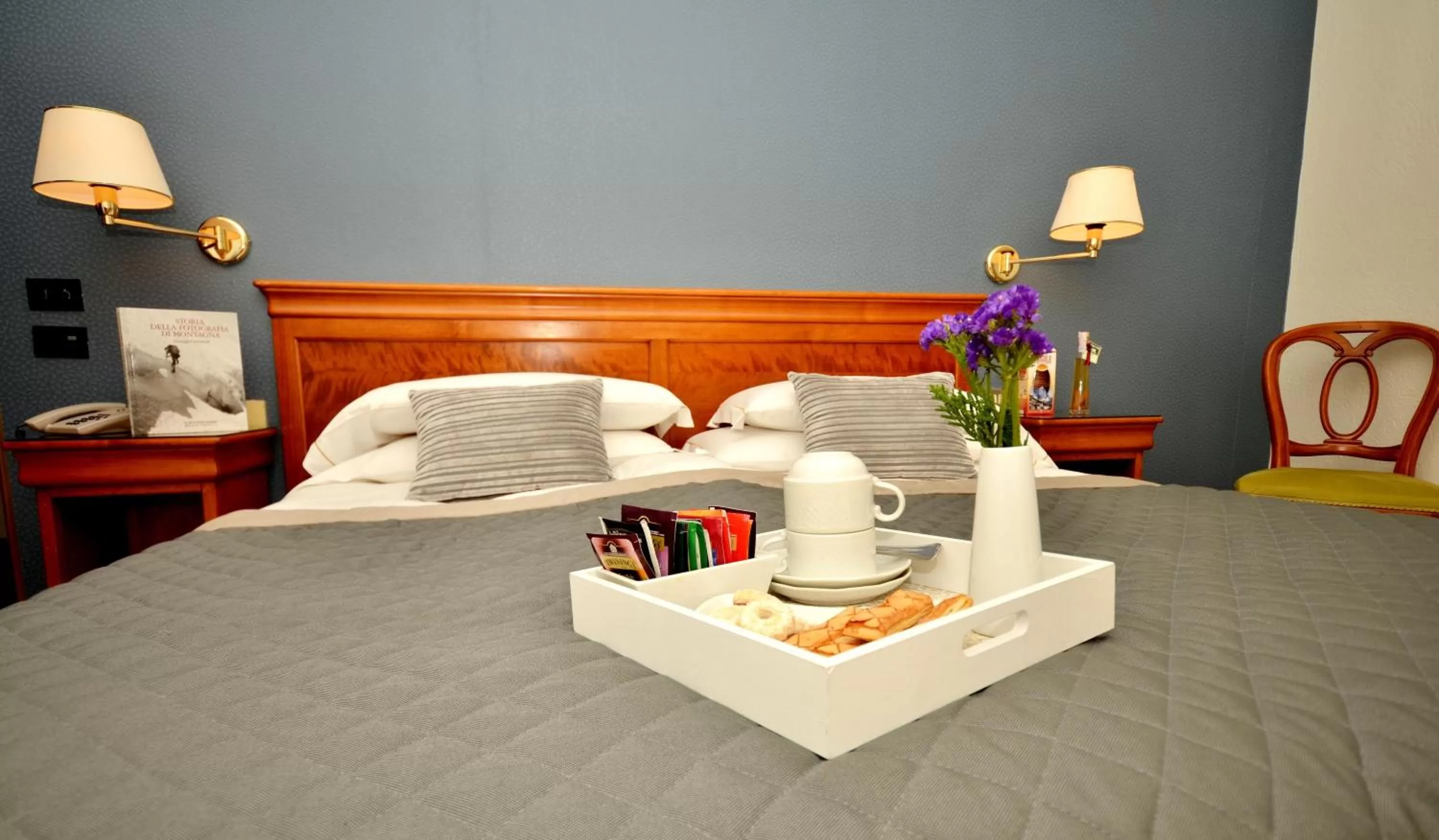 Photo of the whole room, Bed in Hotel Diana Jardin et Spa