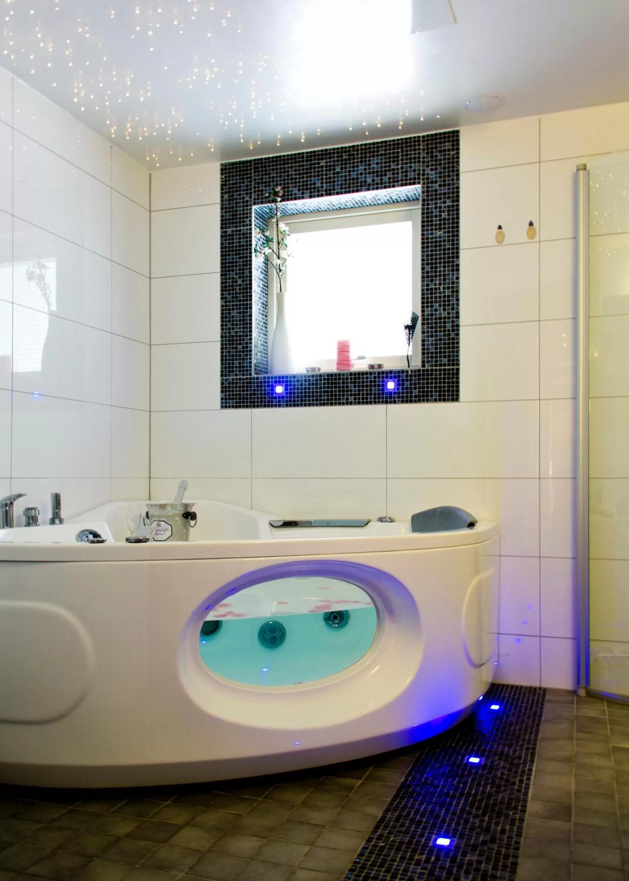 Bathroom in Treetop Spa Hangout & Hotel