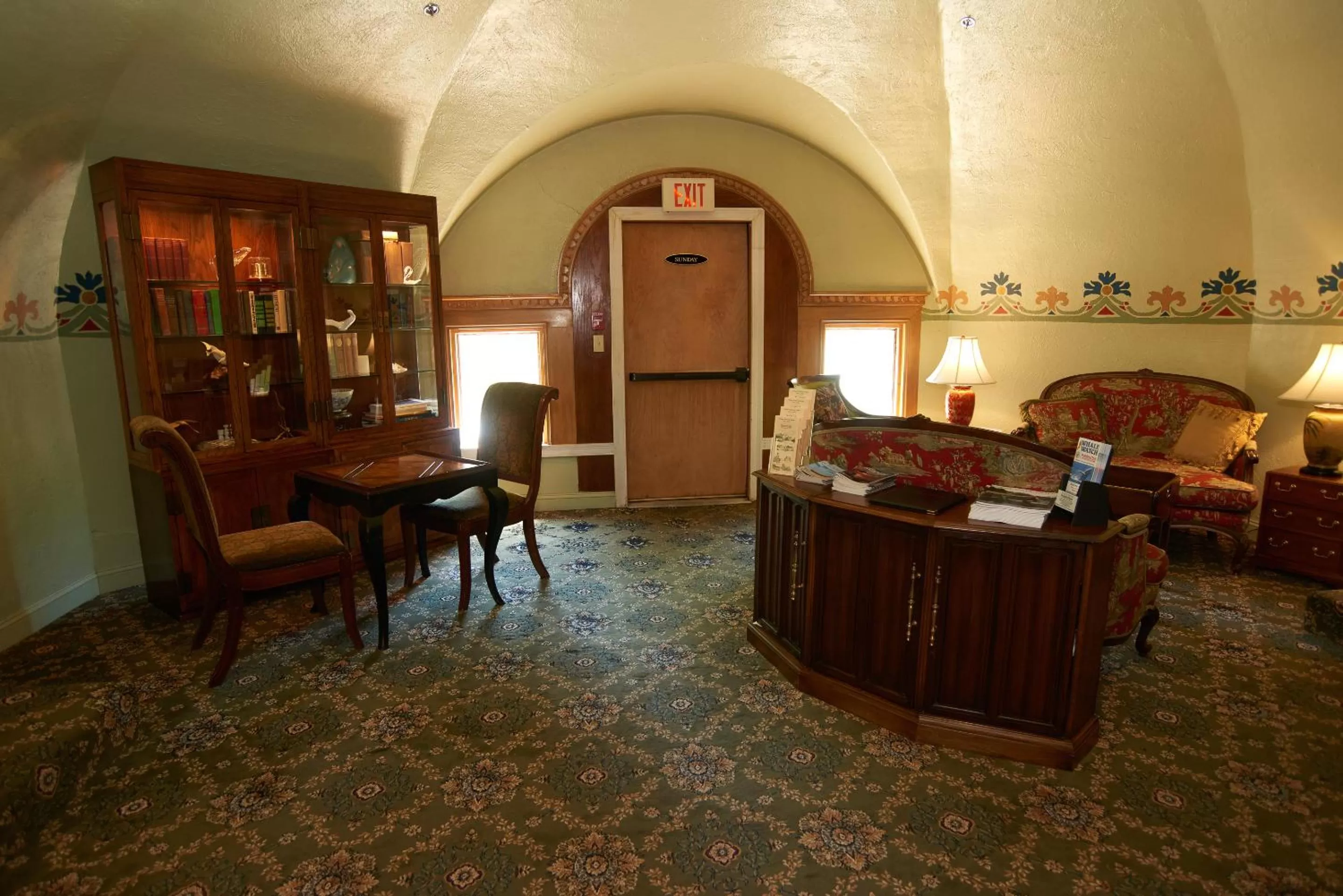 Library in Belfry Inn and Bistro