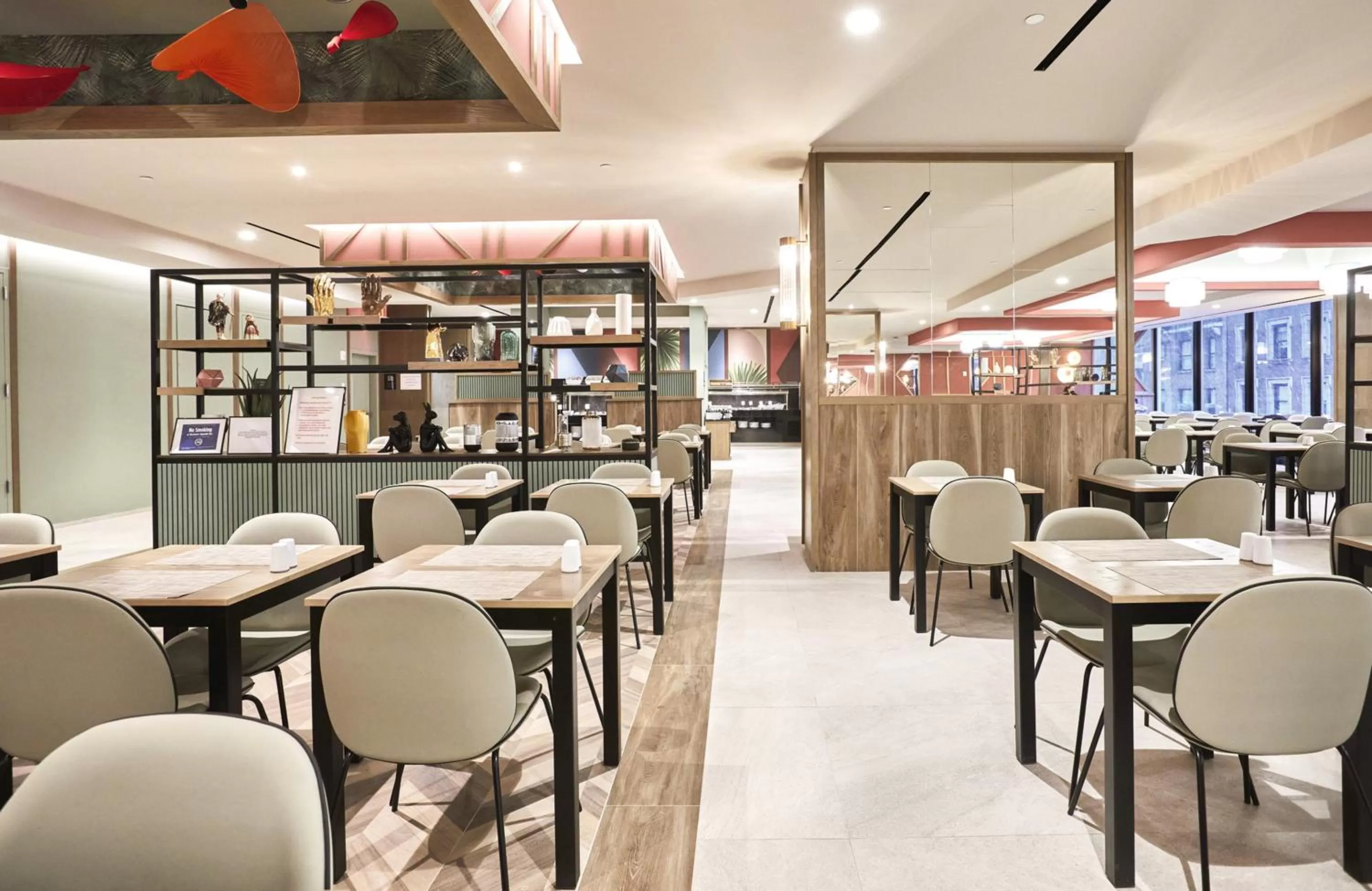 Restaurant/places to eat in Riu Plaza Manhattan Times Square