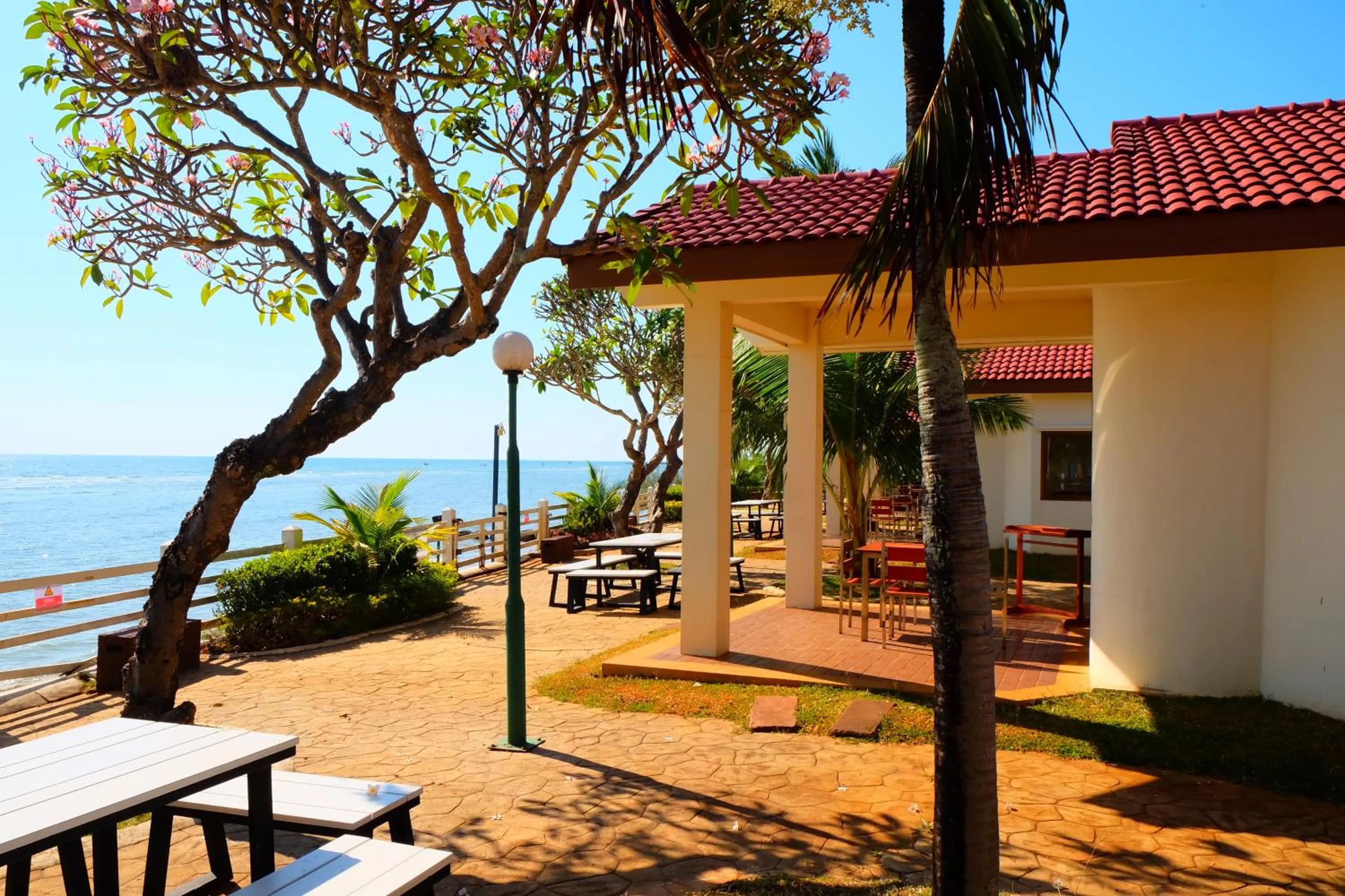 Three-Bedroom Bungalow in New Travel Beach Resort