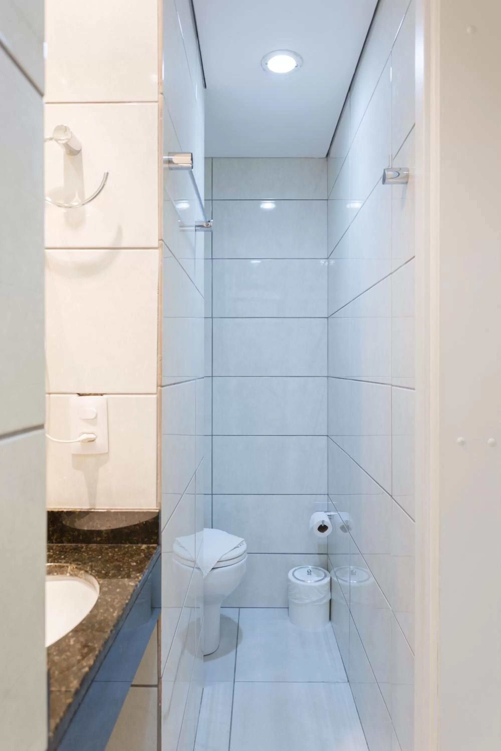 Bathroom in Hotel Sol By MRHotelaria