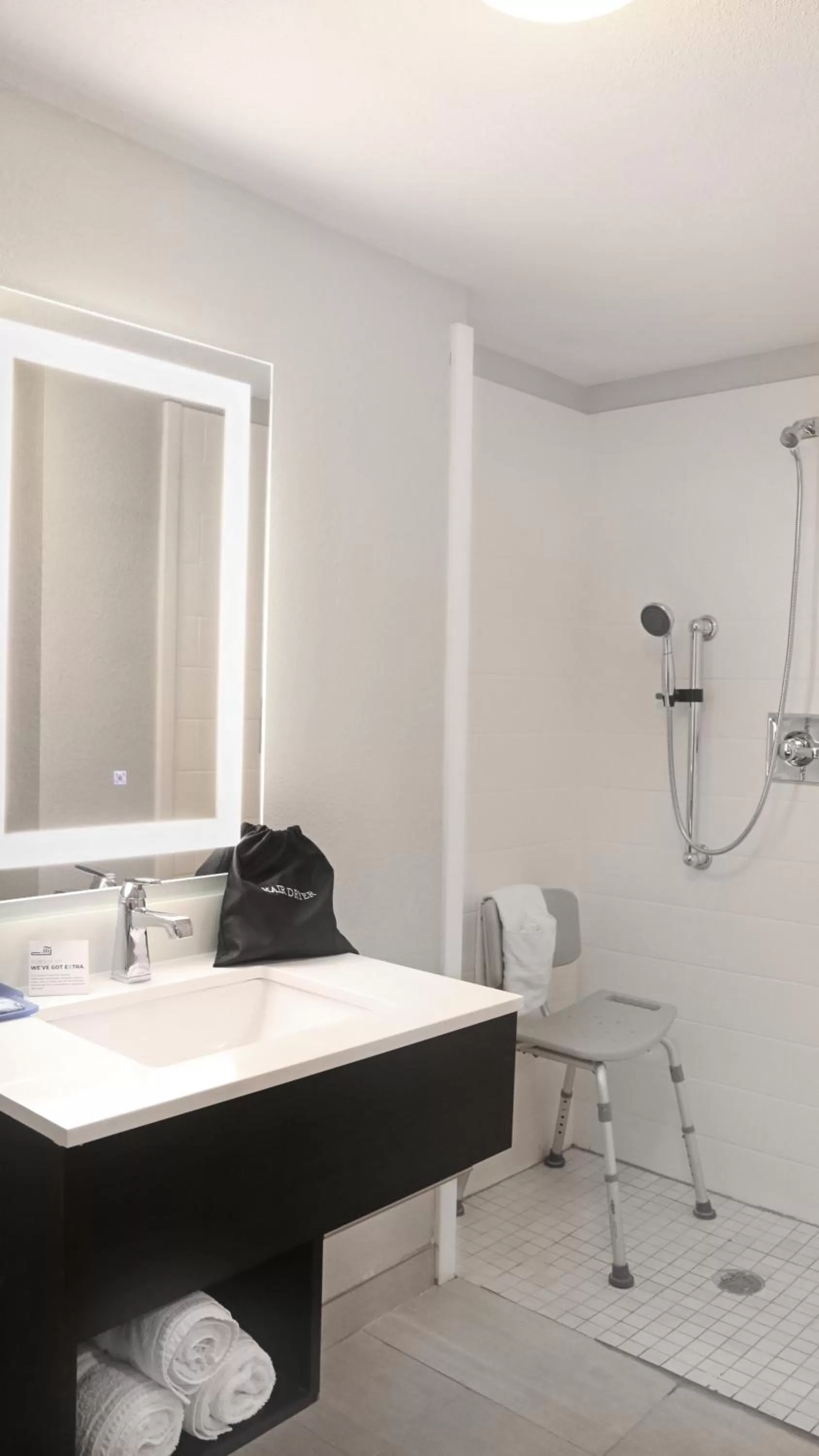 Photo of the whole room in Holiday Inn Express New Orleans East by IHG