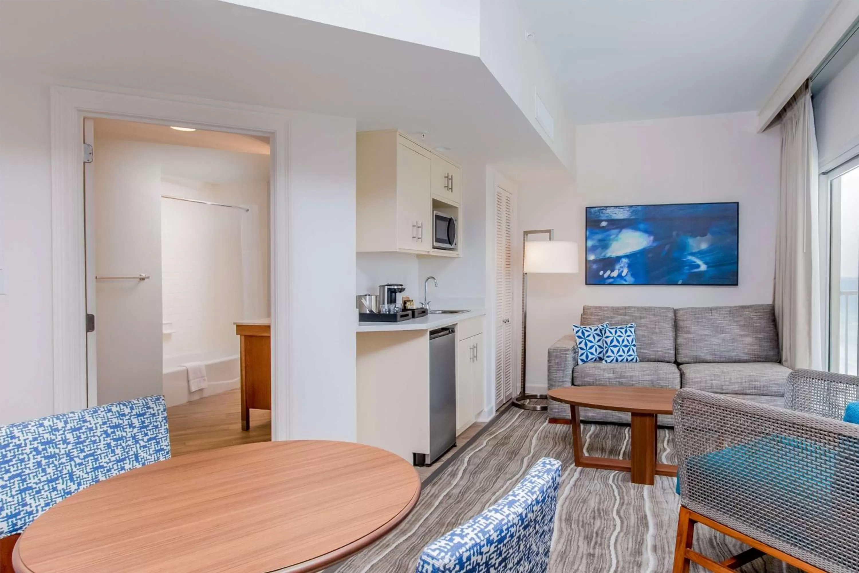 Living room in Hilton Pensacola Beach