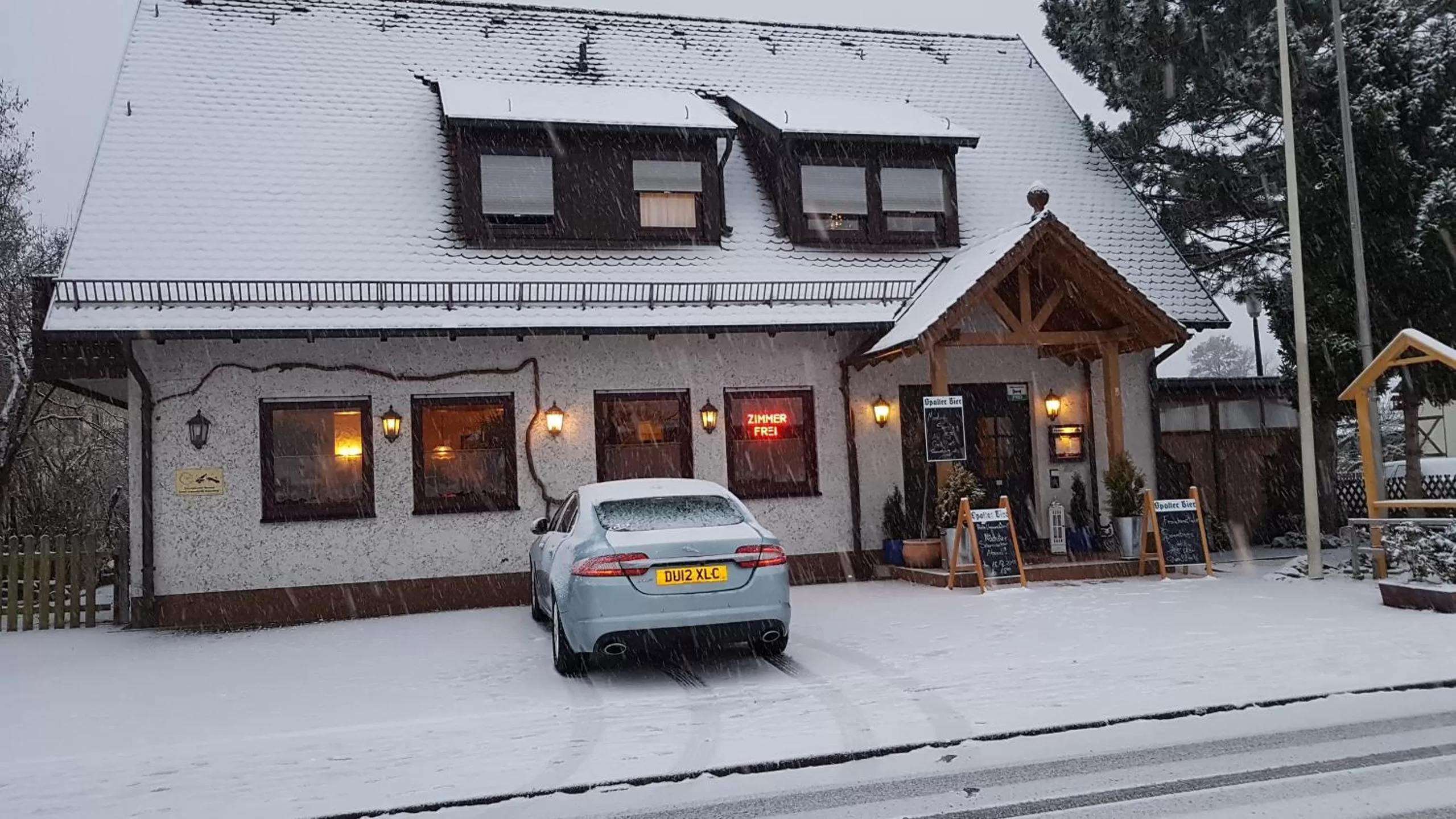 Facade/entrance, Winter in Frankenstube-Winkelhaid