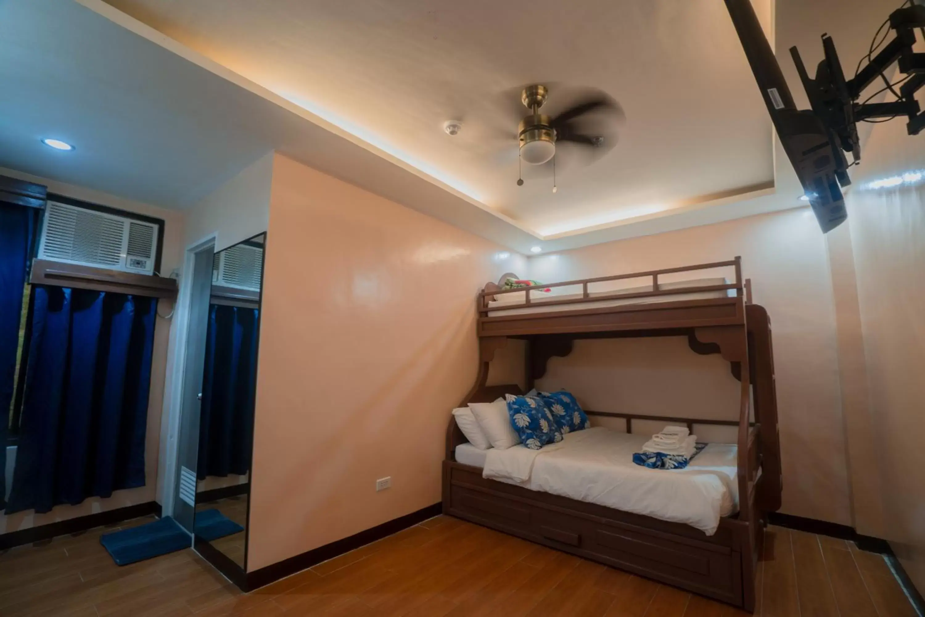 Deluxe Family Suite in Skylodge Resort Deluxe Family Suite in Skylodge Resort