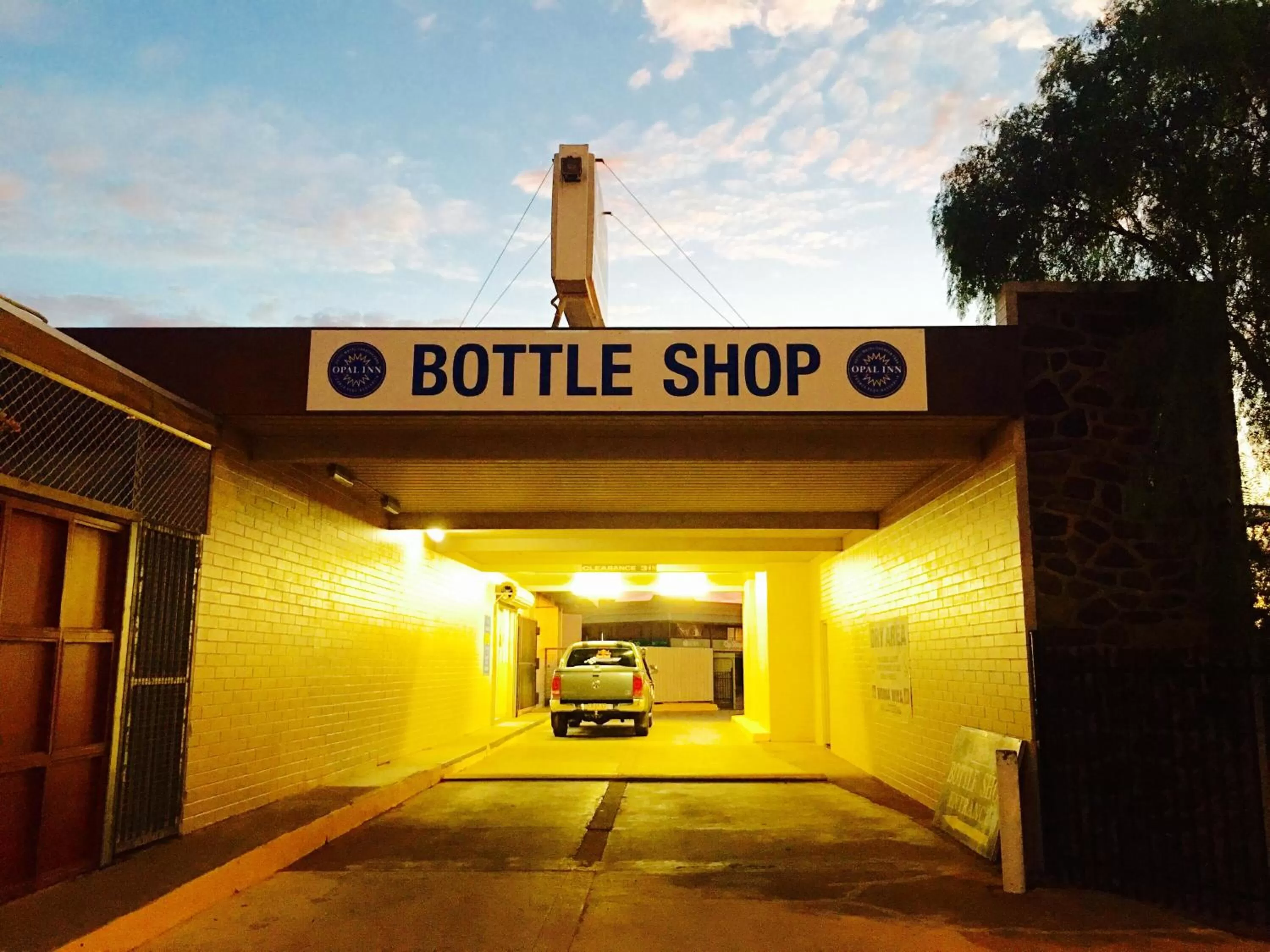 Facade/entrance in Opal Inn Hotel, Motel, Caravan Park
