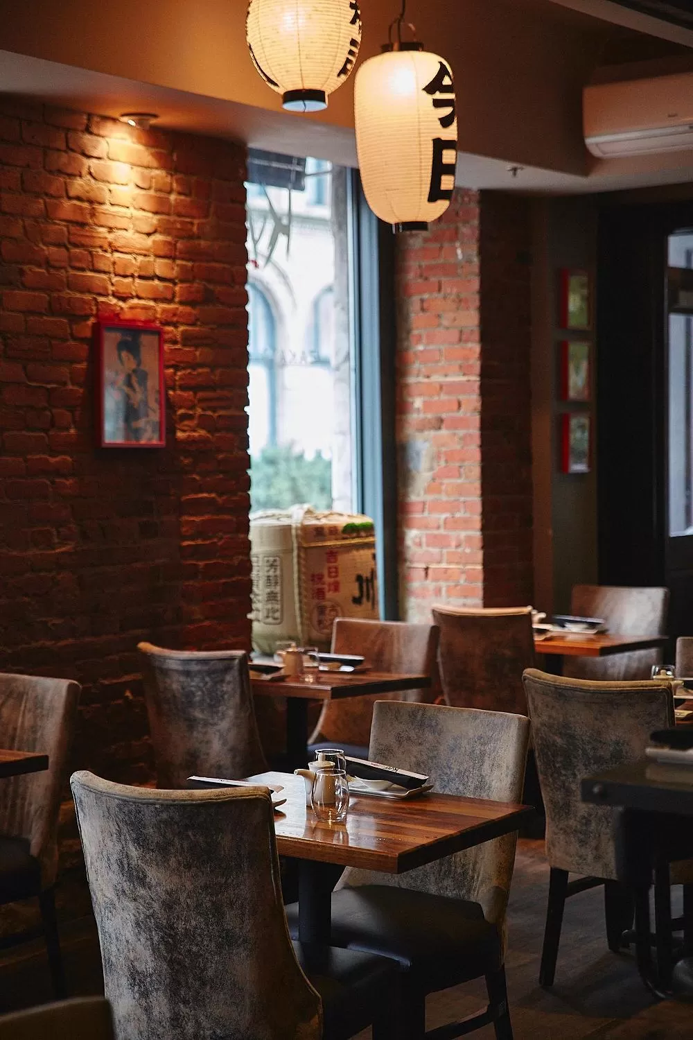 Restaurant/places to eat in Hotel Place D'Armes