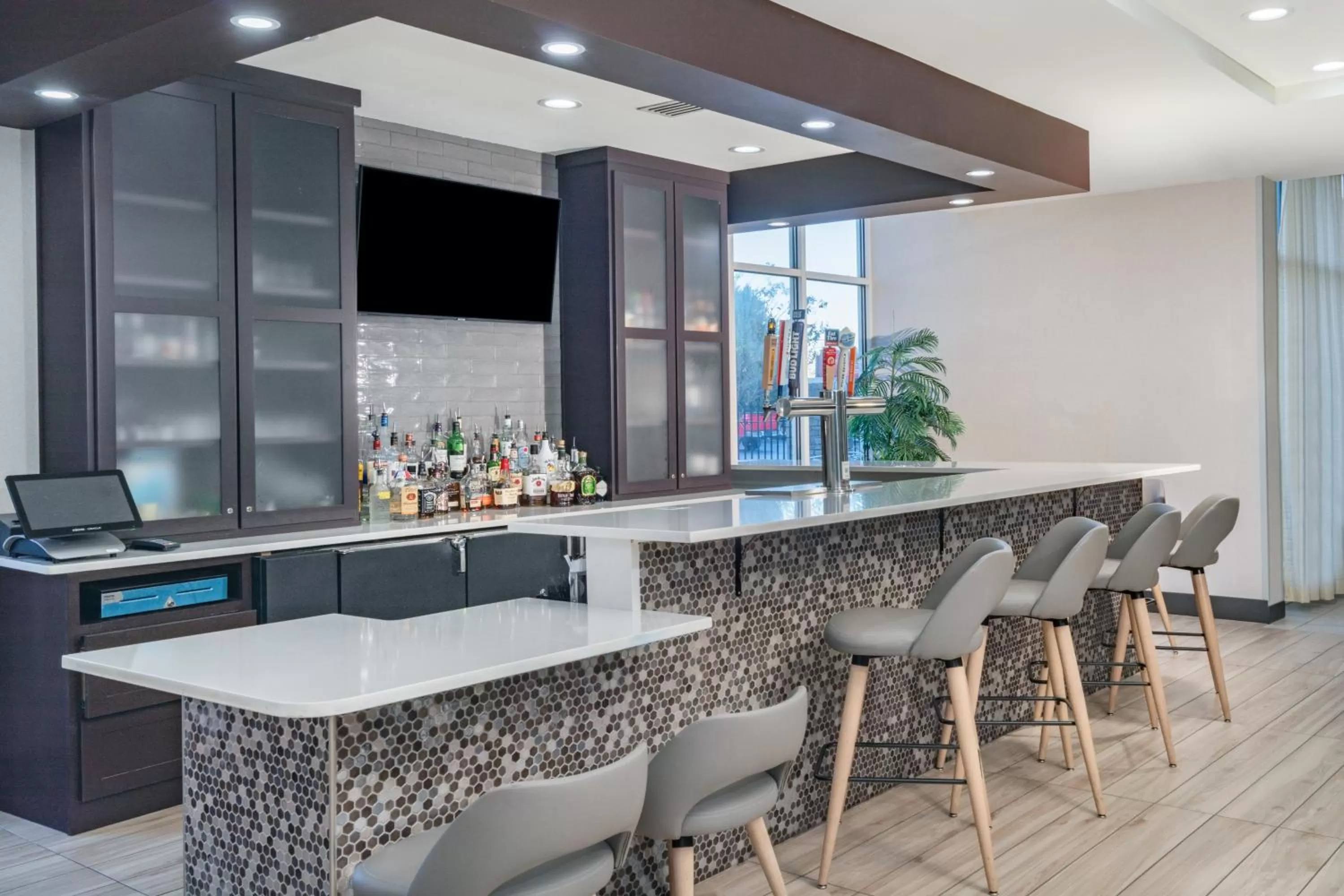 Lounge or bar in Holiday Inn Southaven Central - Memphis by IHG
