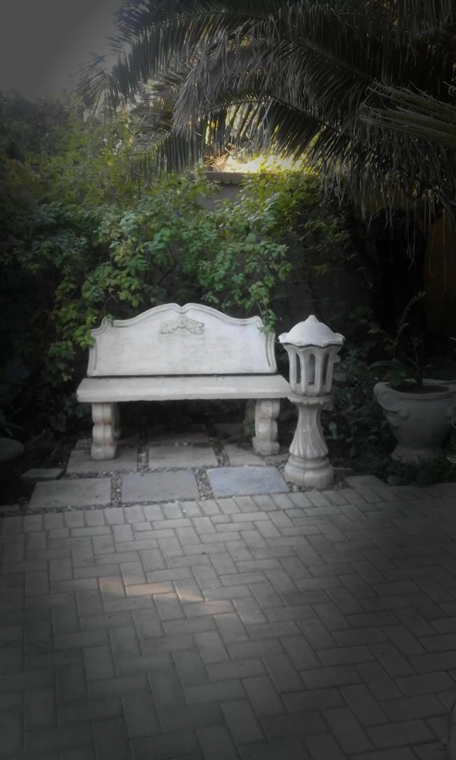 Garden view, Patio/Outdoor Area in Poetry Guestrooms