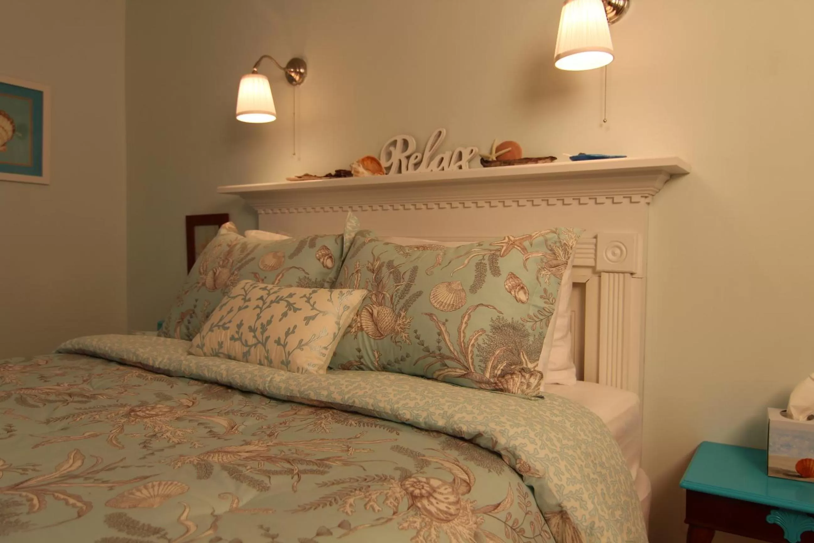 Bed in Kendall Tavern Inn Bed and Breakfast