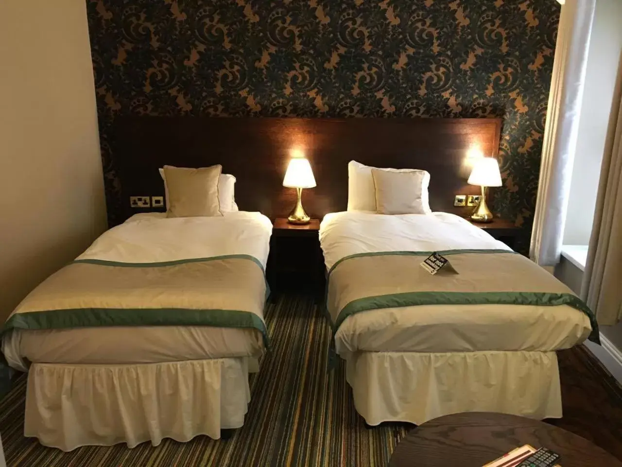 Twin Room in The Wyndham Arms-Wetherspoon Twin Room in The Wyndham Arms-Wetherspoon