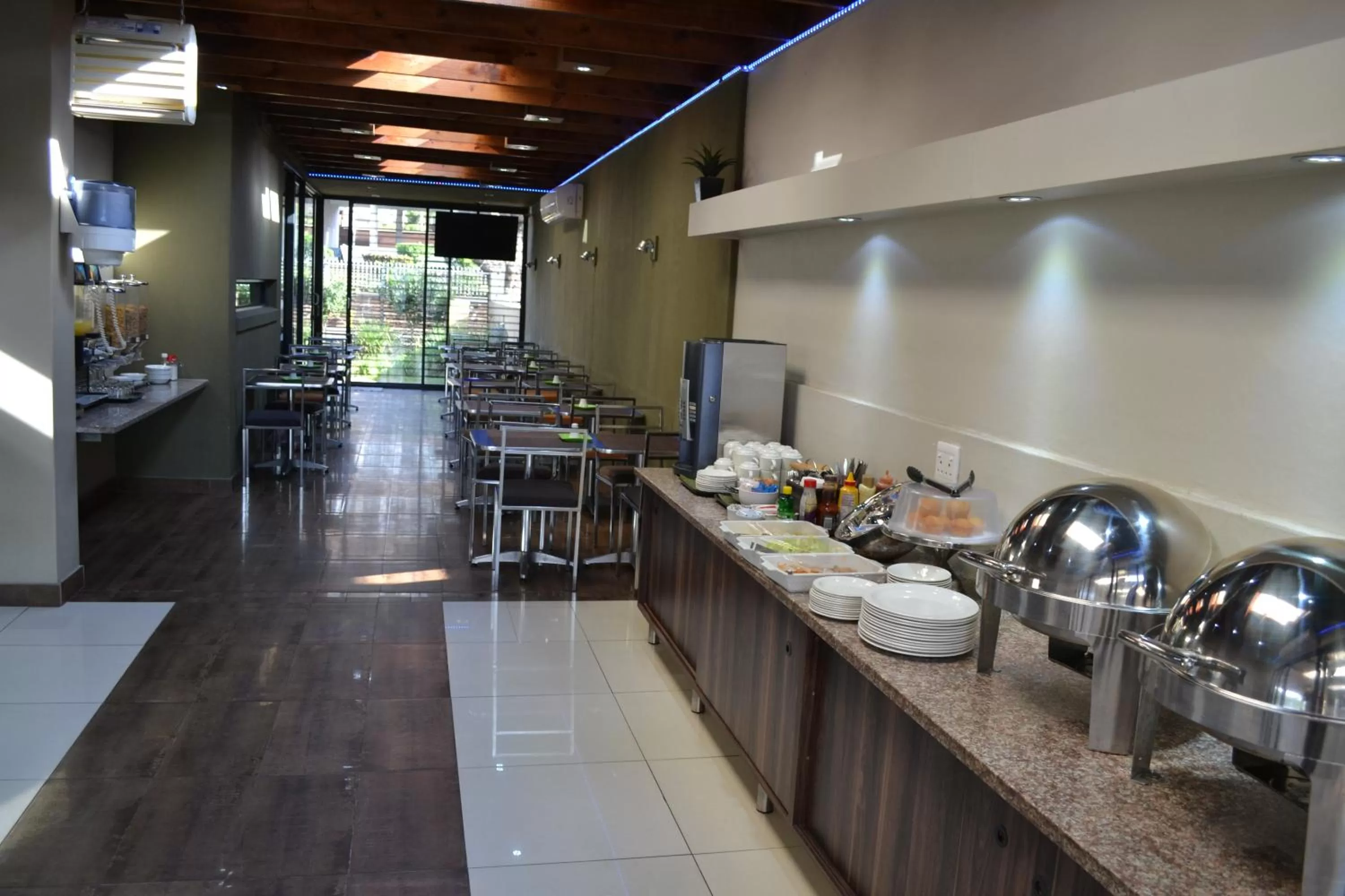 Restaurant/places to eat in Mesami Hotel