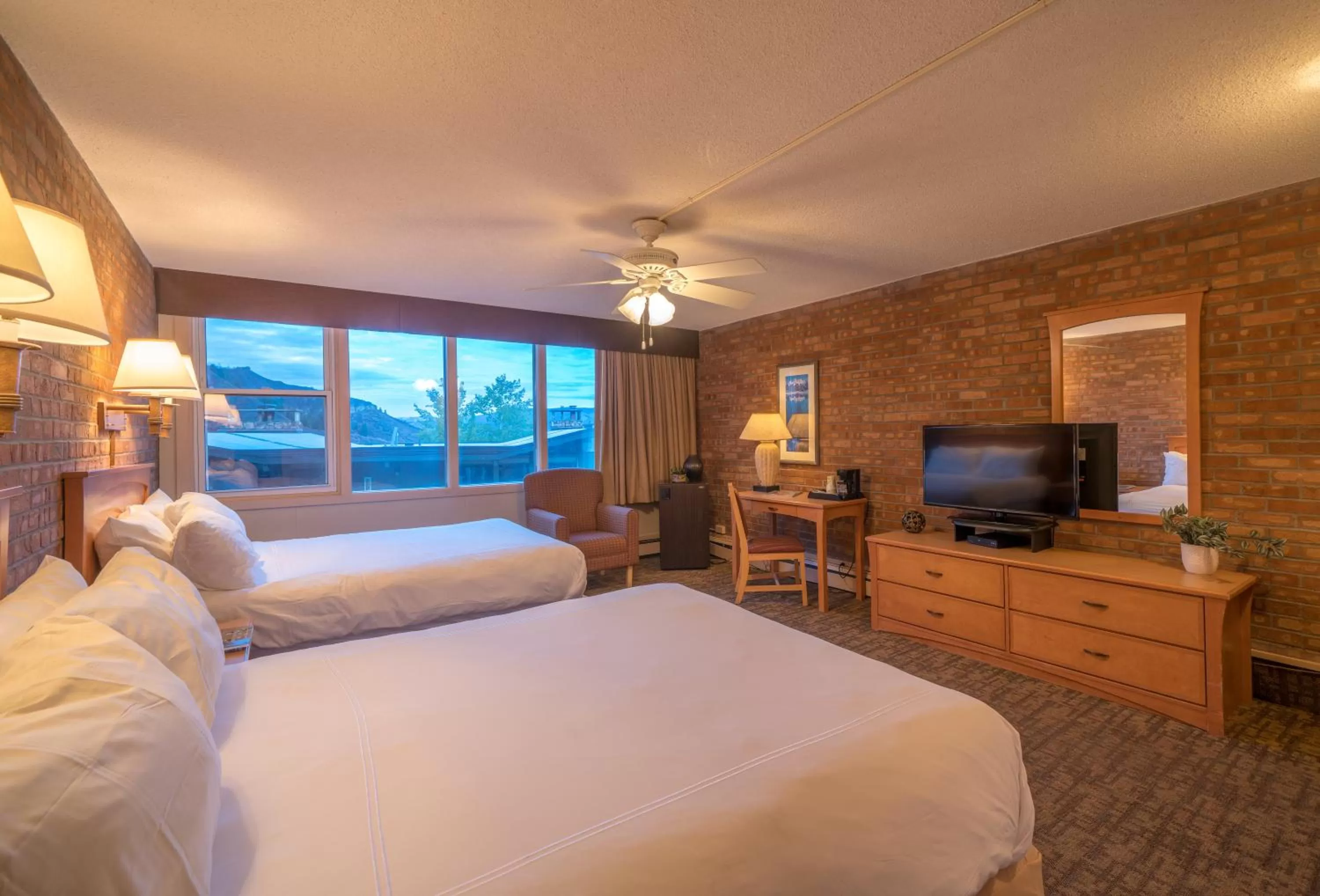 Photo of the whole room, Bed in Mountain Chalet Snowmass