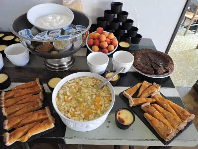 Buffet breakfast in L auberge du lion d or