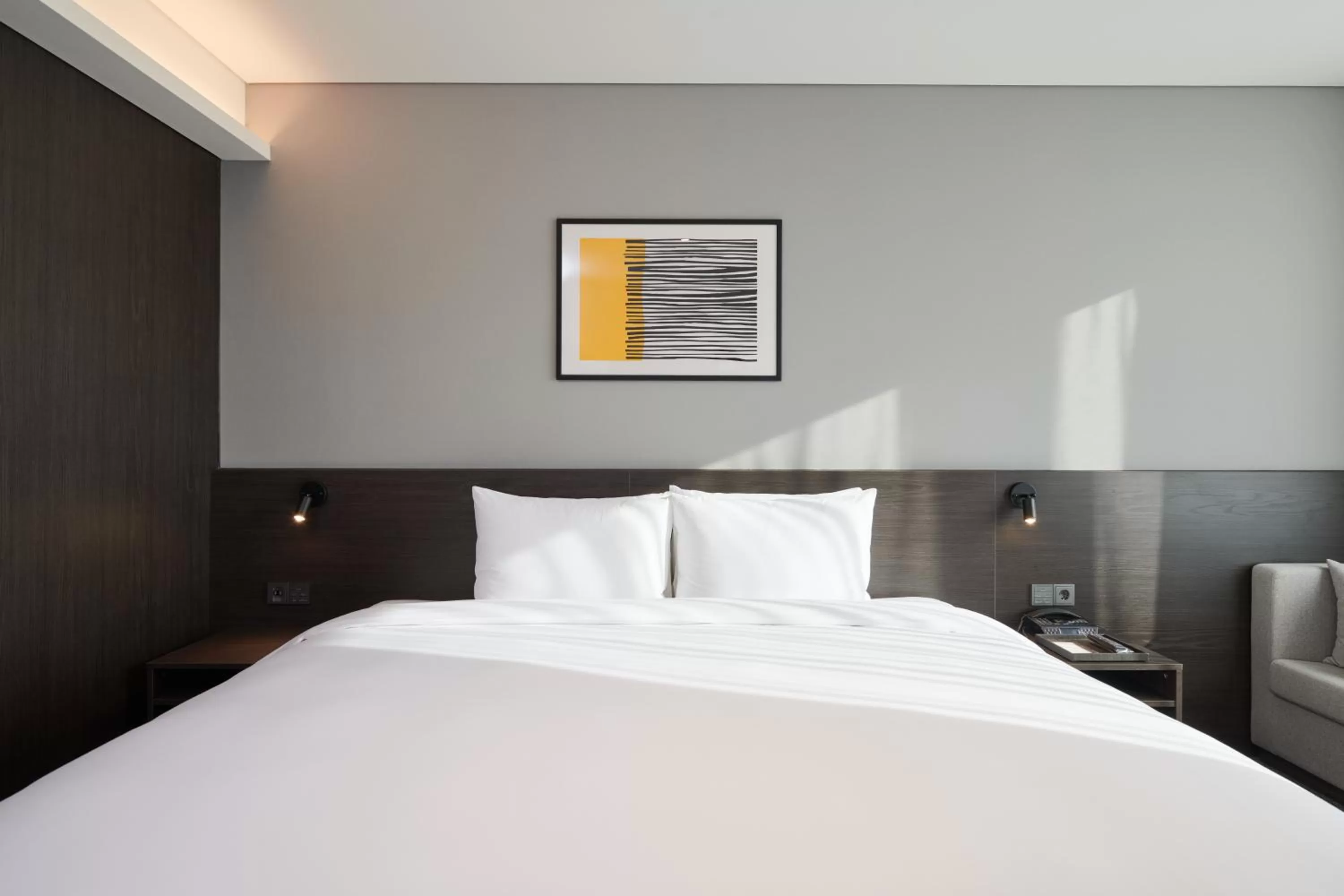 Bed in Nine Tree by Parnas Seoul Pangyo