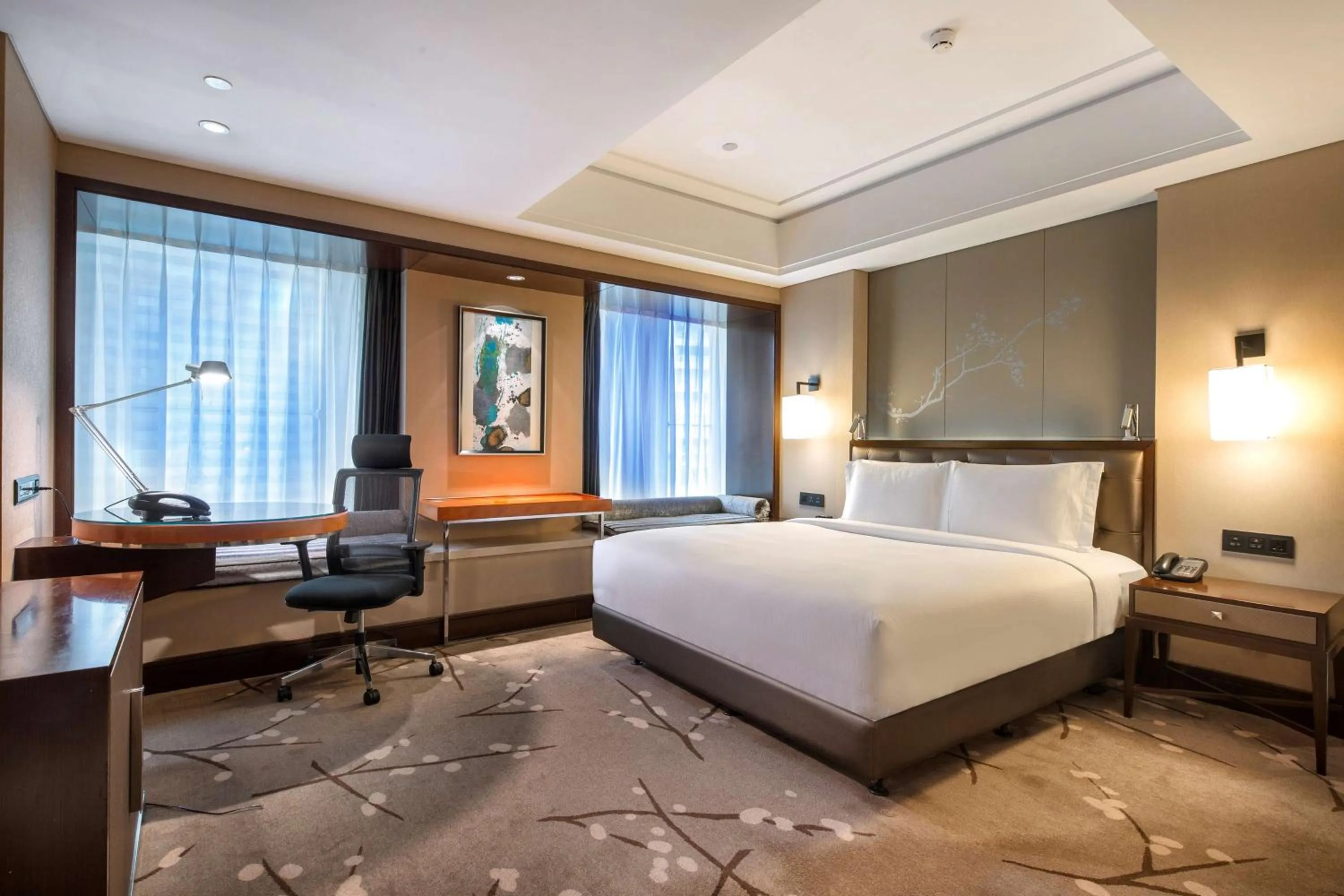 Bed in DoubleTree by Hilton Chongqing - Guanyinqiao railway station