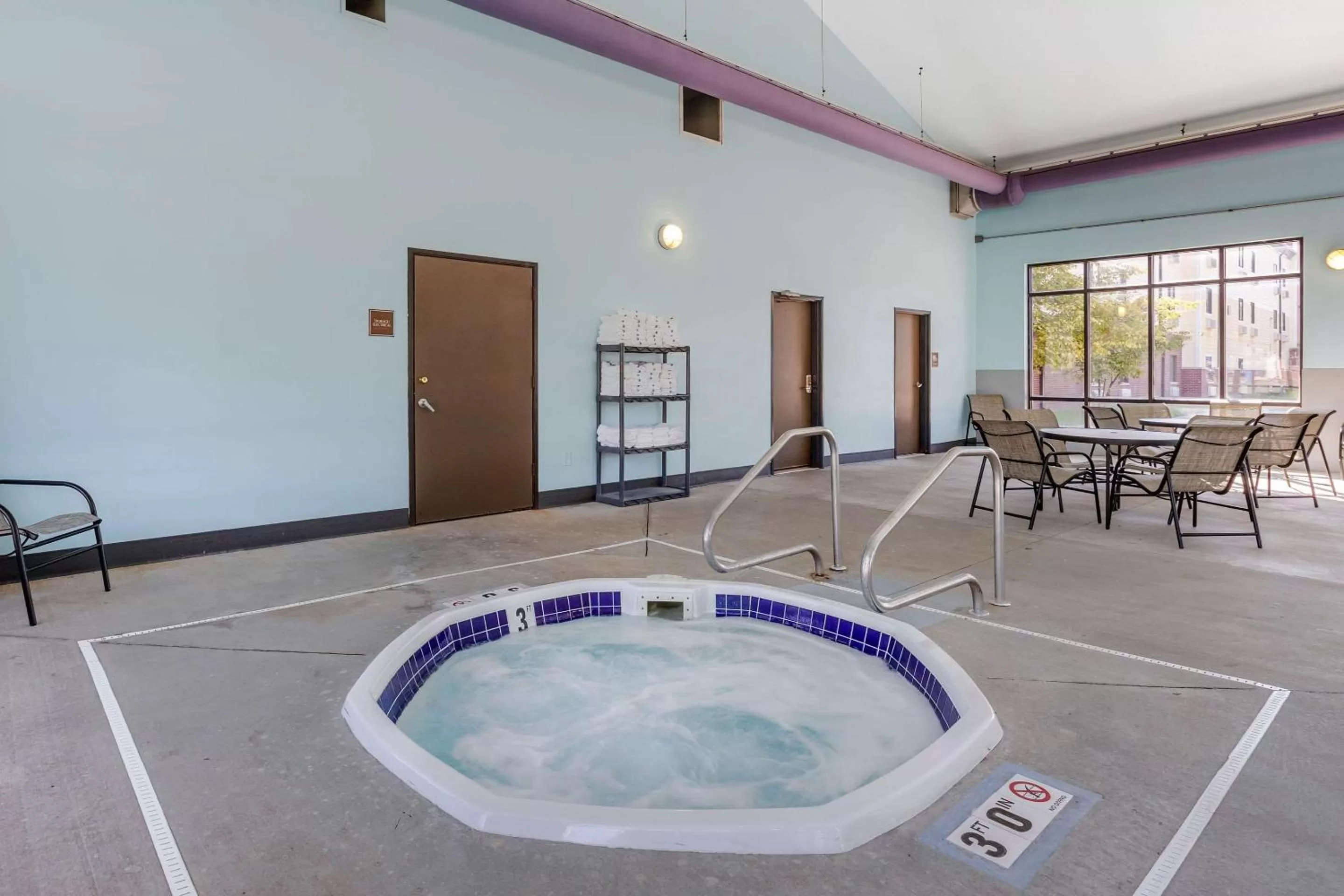 On site in Econo Lodge Inn & Suites Des Moines Fairgrounds Area