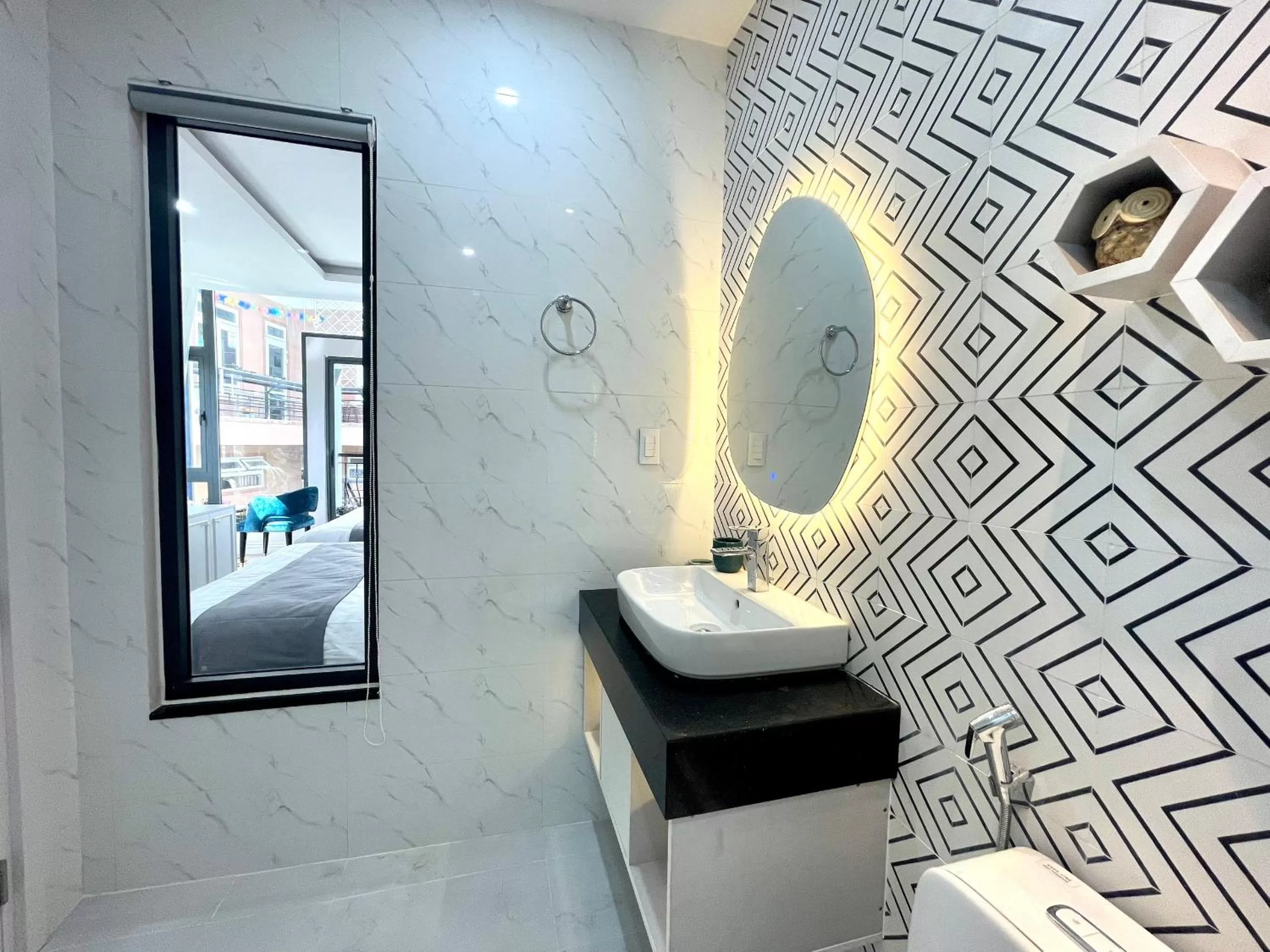 Shower in An Nhi Hotel