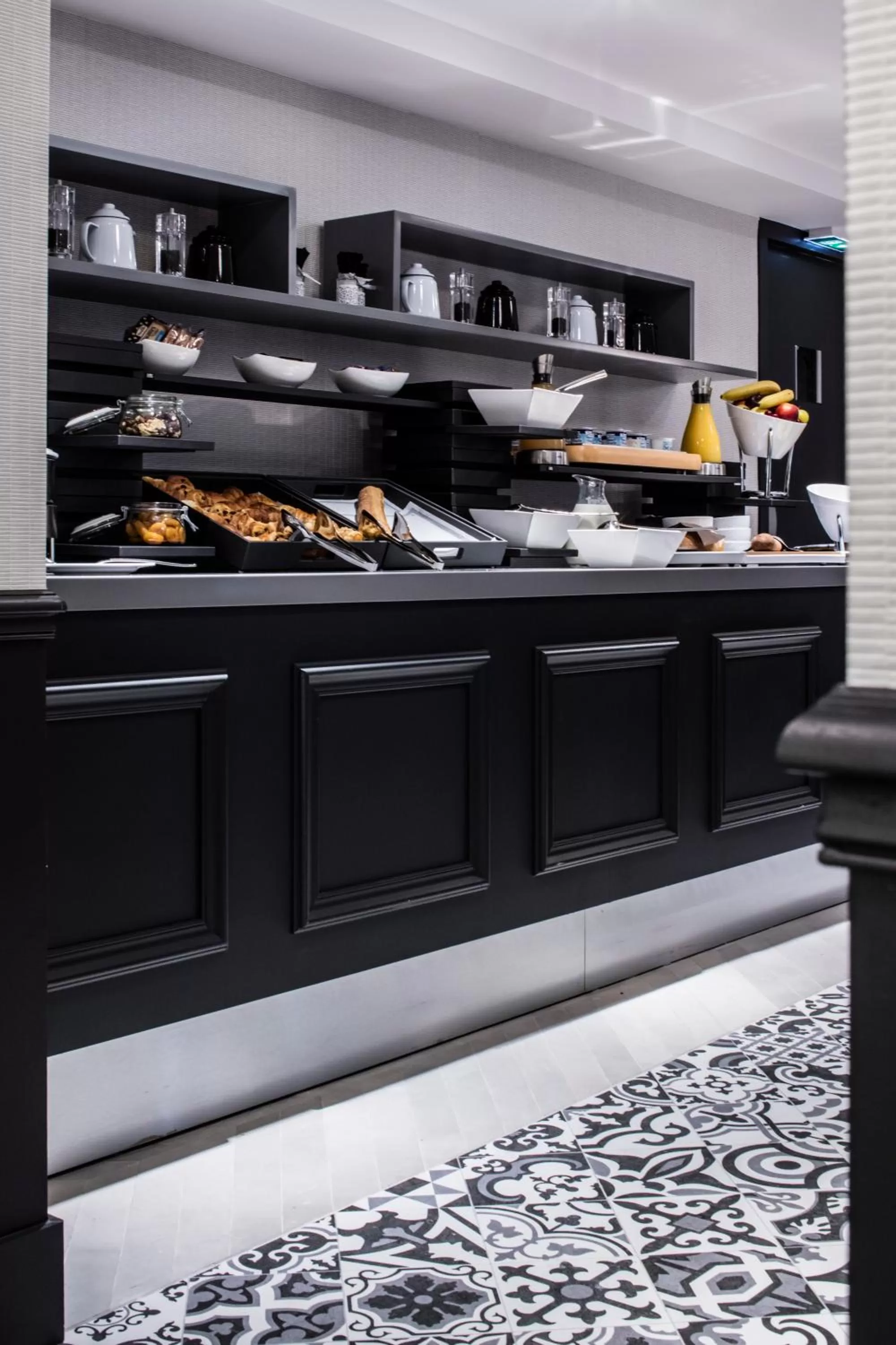 Buffet breakfast, Restaurant/Places to Eat in Hotel Trinité Haussmann