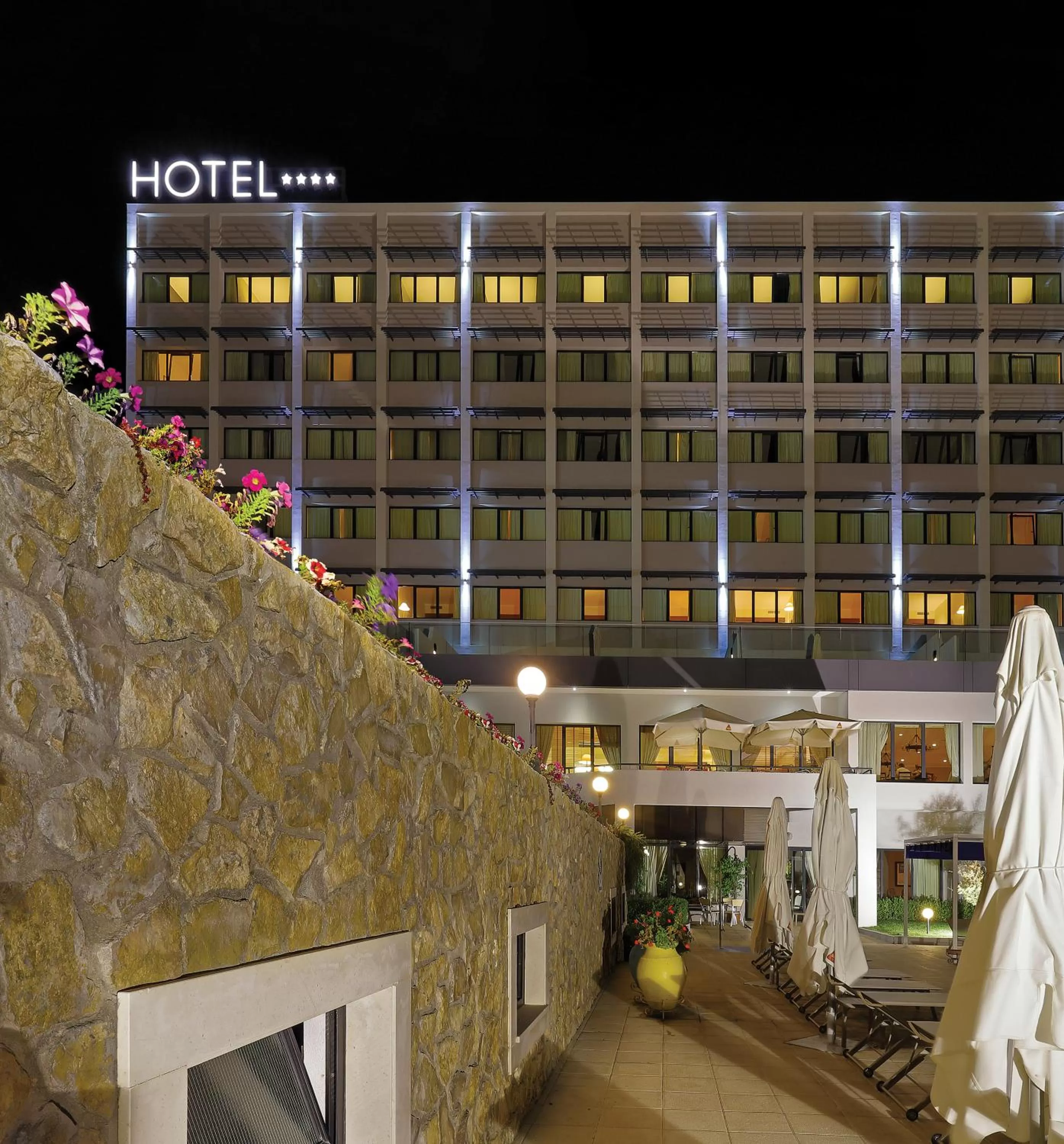 Facade/entrance in Verdi Santarém