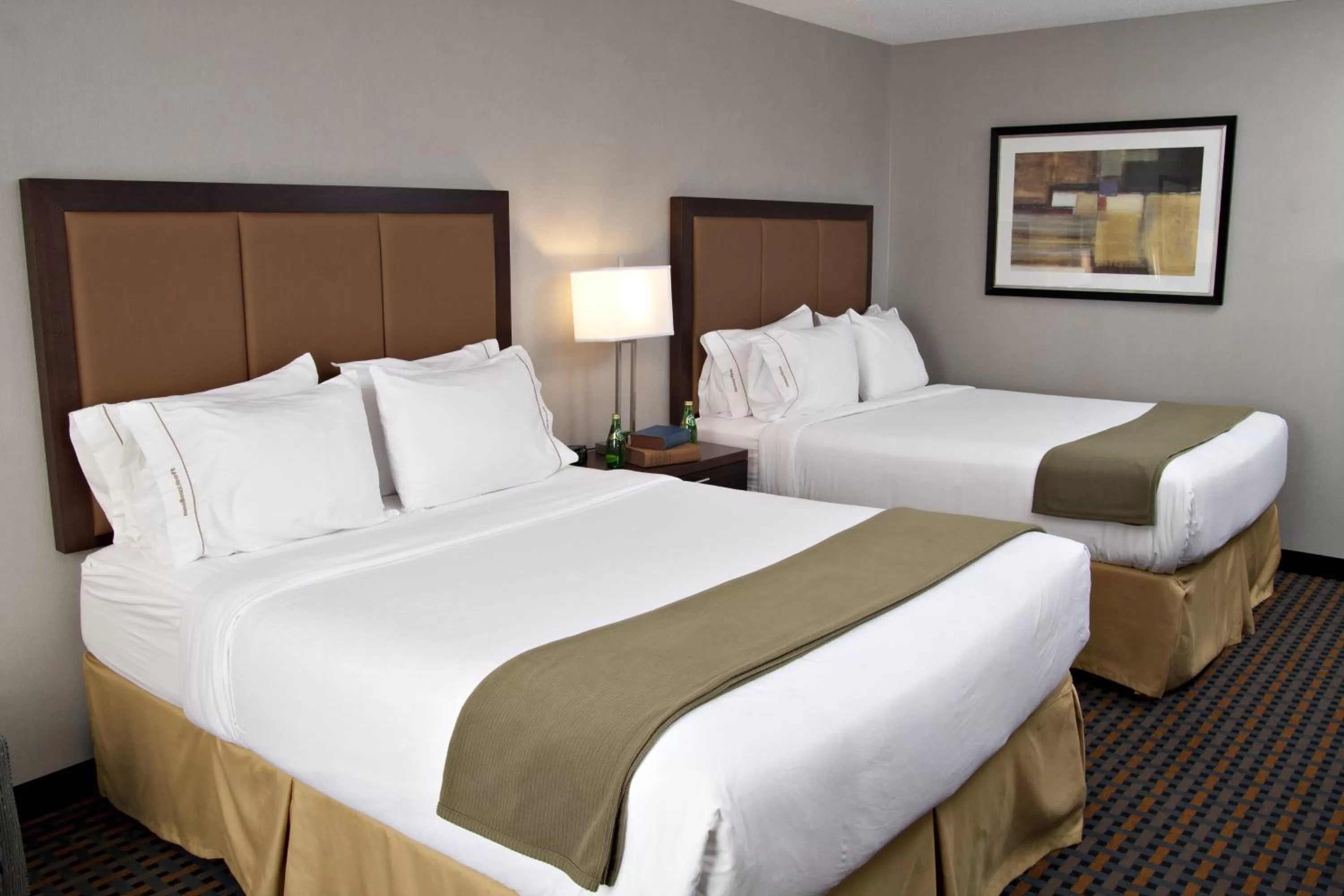 Photo of the whole room, Bed in Holiday Inn Express Pembroke by IHG