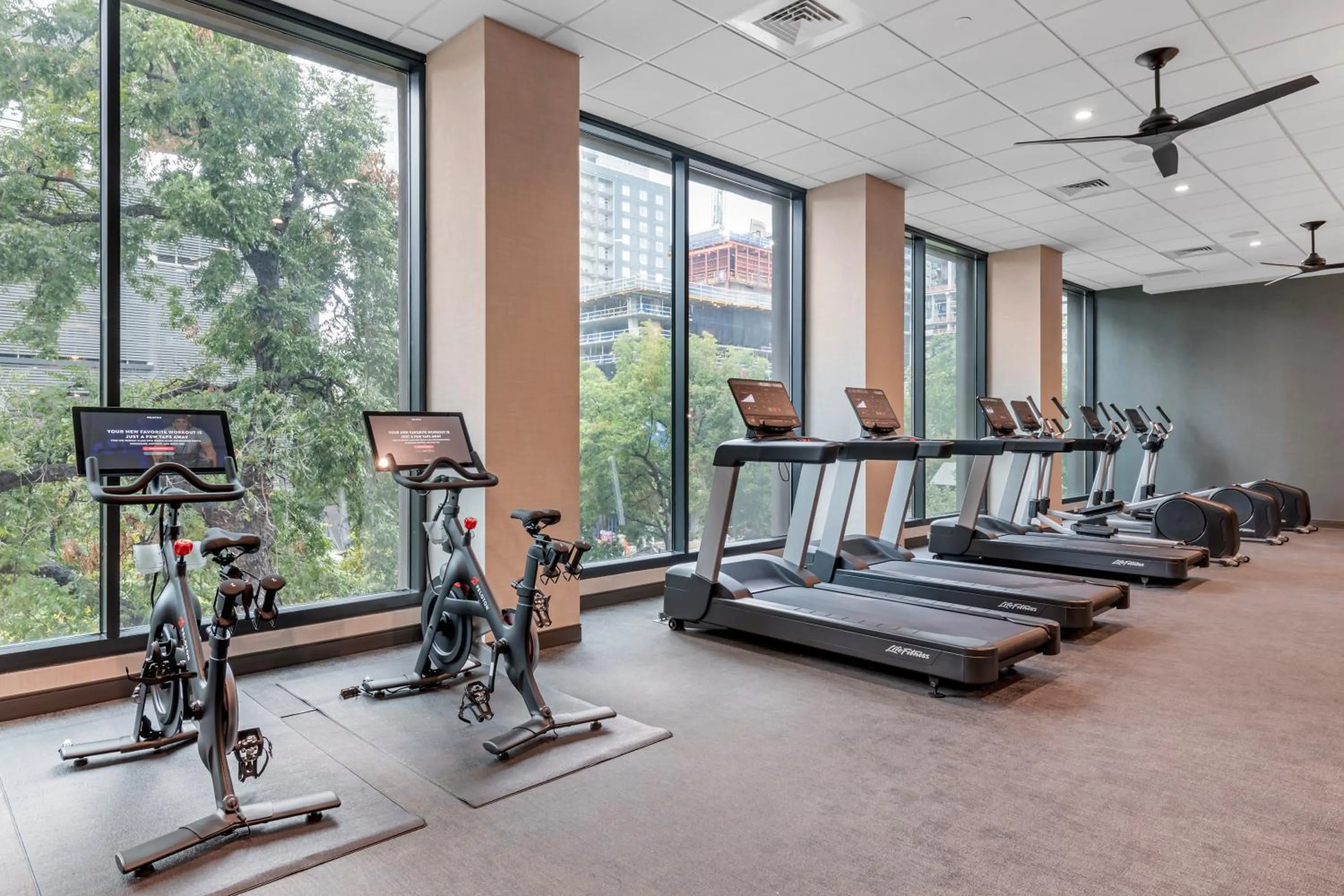 Fitness centre/facilities in Cambria Hotel Austin Downtown