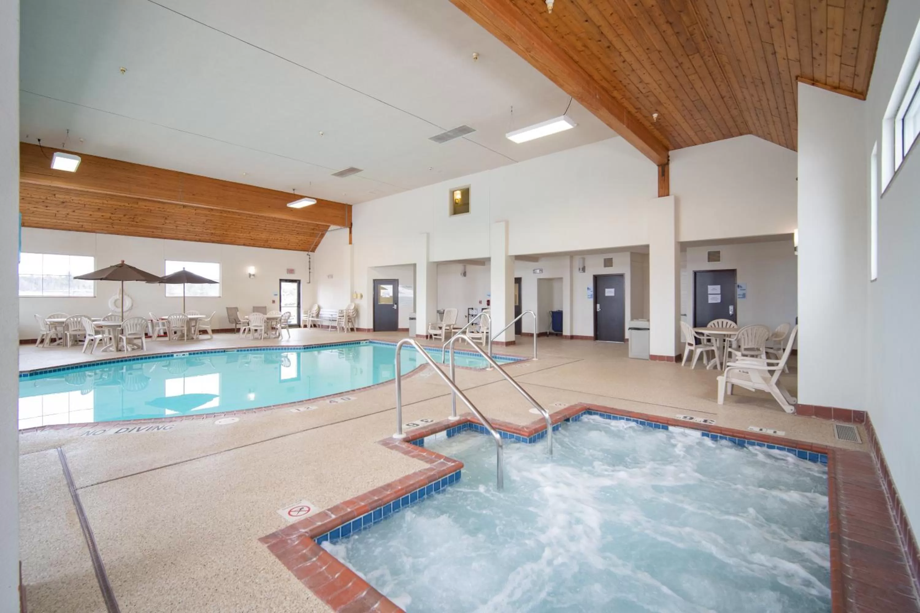 Swimming pool in Holiday Inn Express Houghton-Keweenaw by IHG