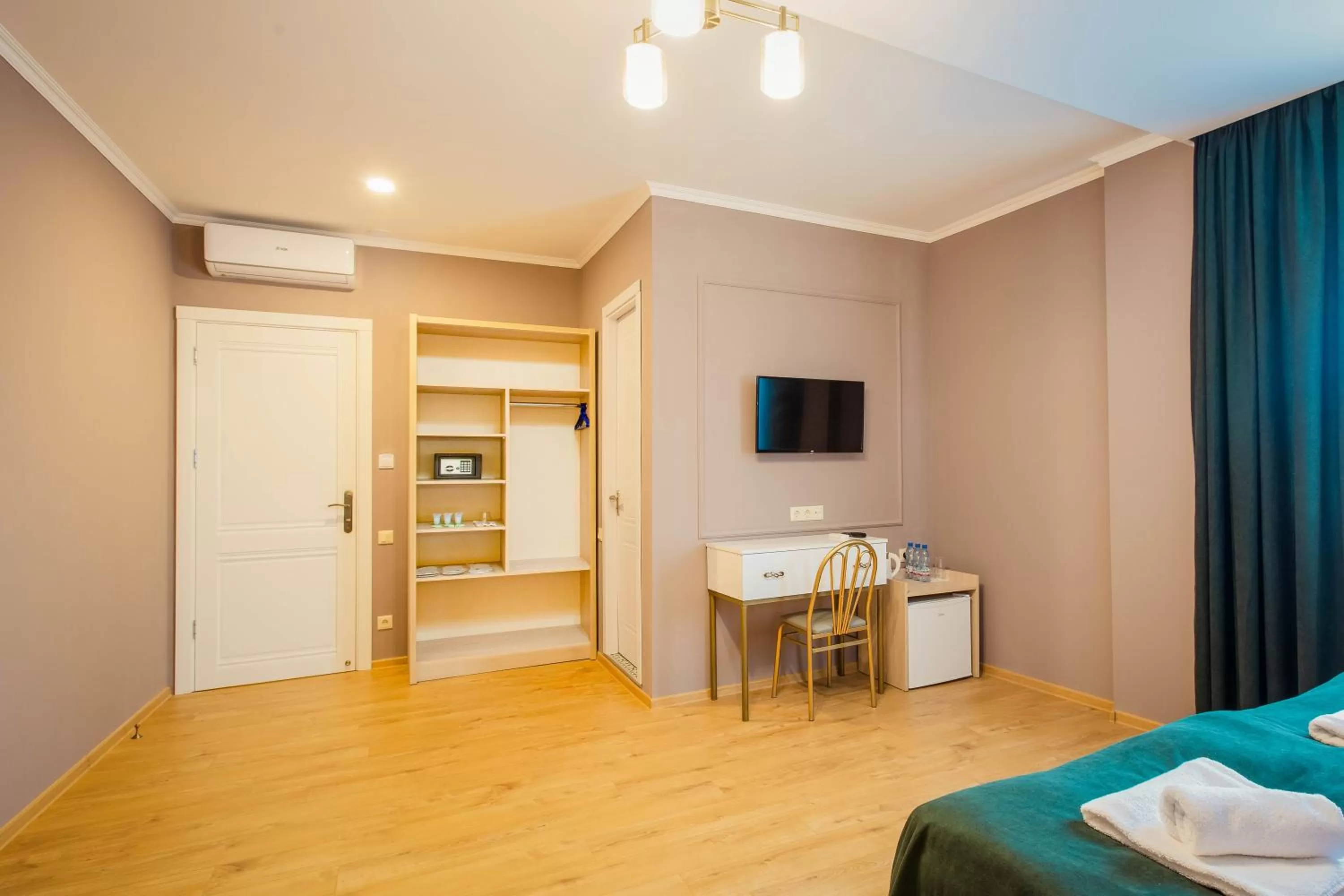 TV and multimedia, TV/Entertainment Center in Galaktioni 22