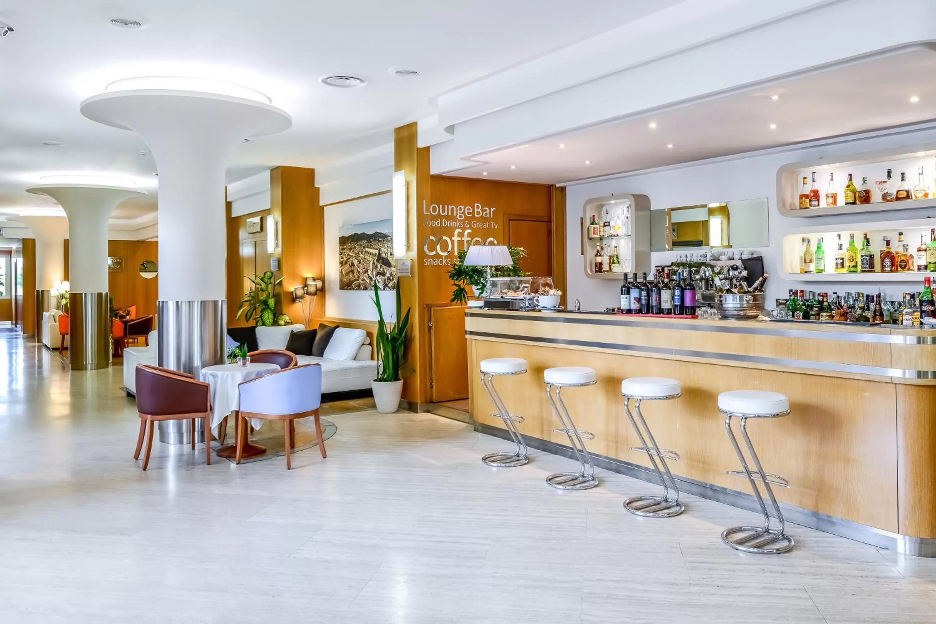 Lounge or bar in Hotel Bologna Airport