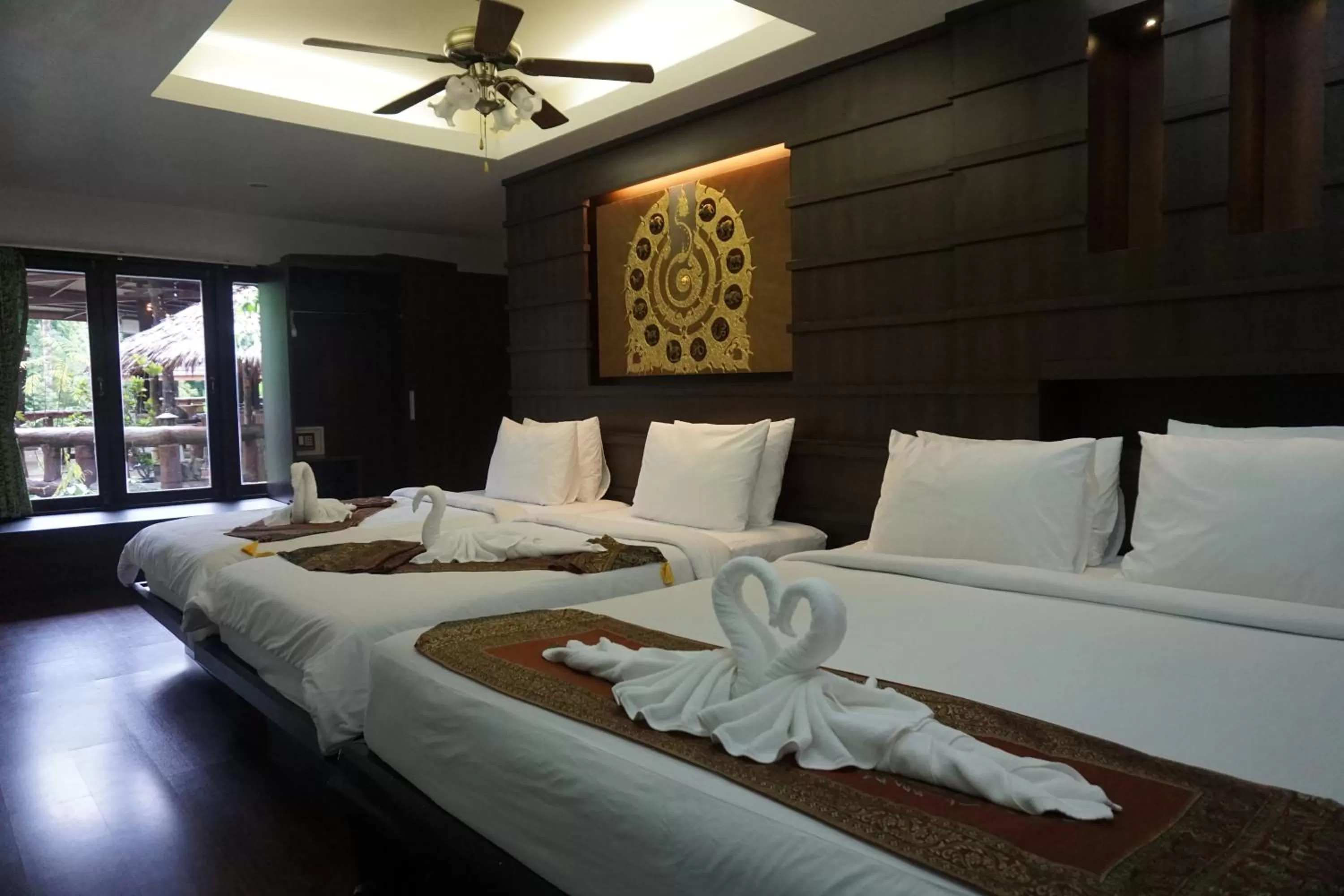 Photo of the whole room, Bed in Rock and Tree House Resort