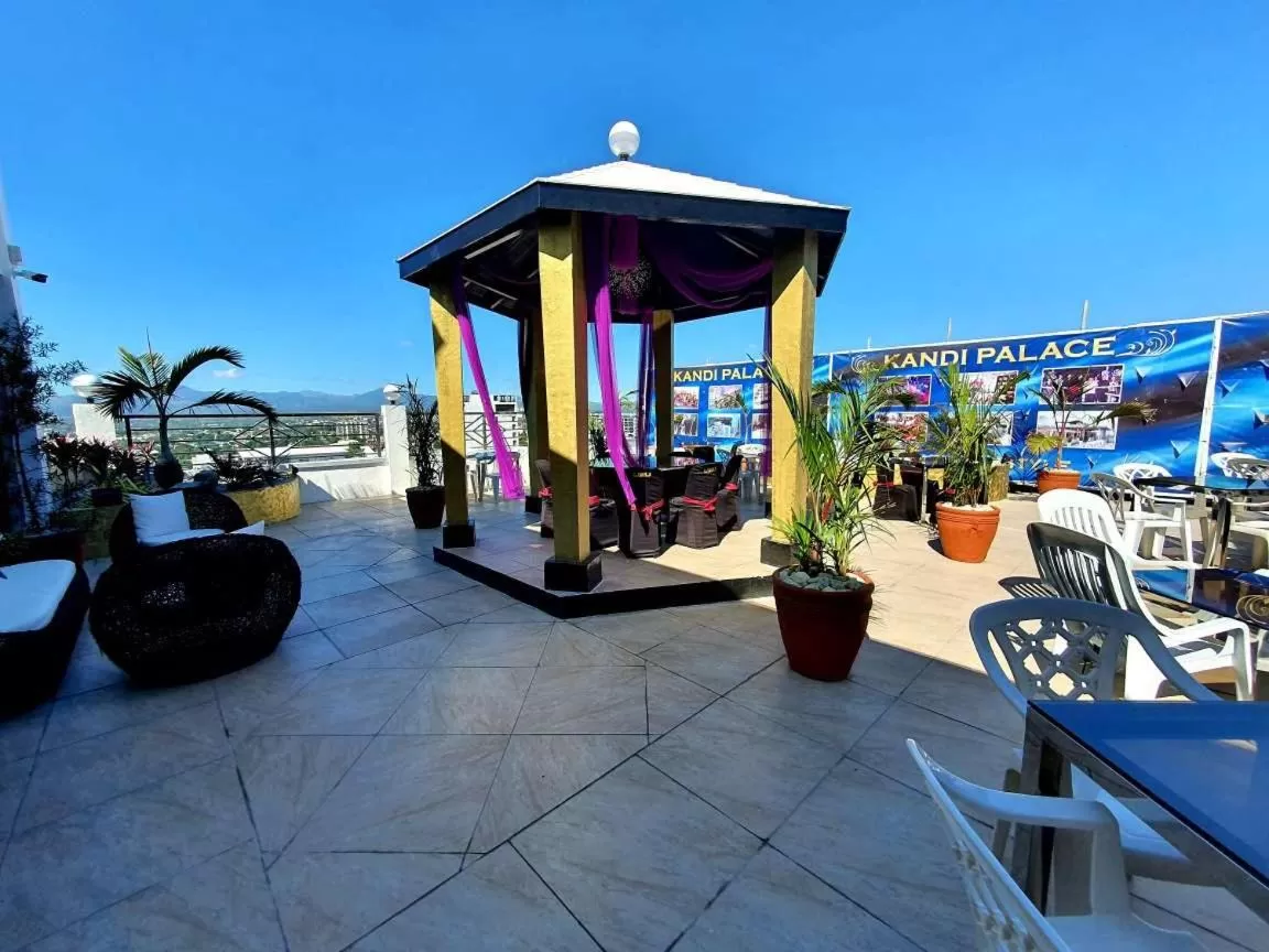 Restaurant/places to eat in Kandi Palace