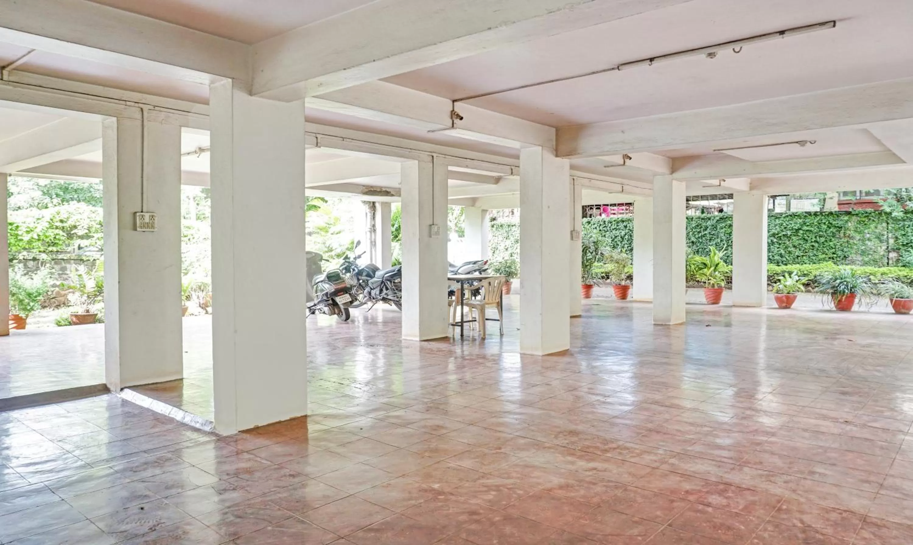 Parking in Itsy Hotels Ranjeet