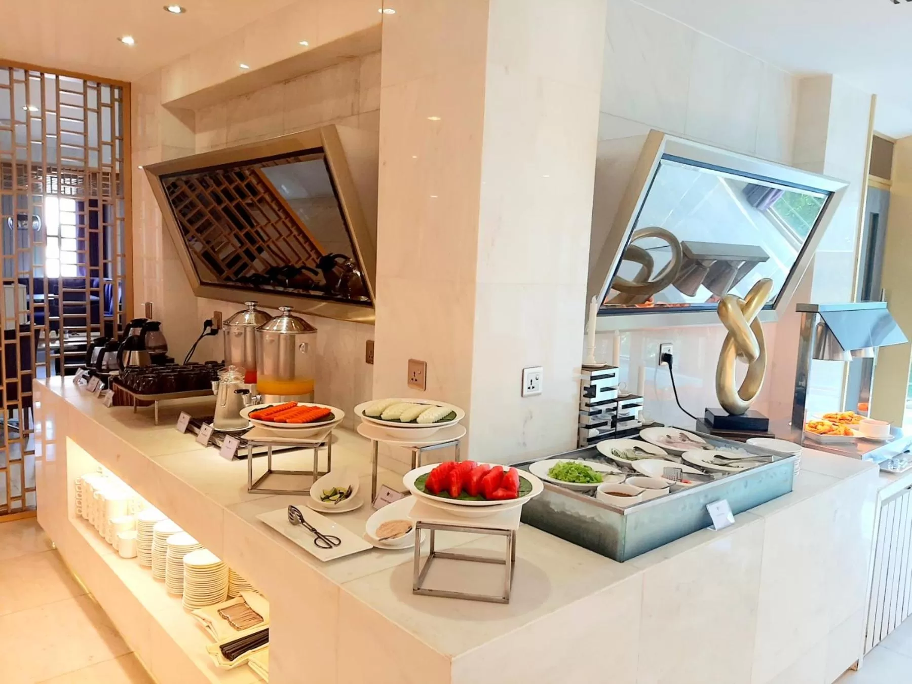 Restaurant/places to eat in Best Western Chinatown Hotel