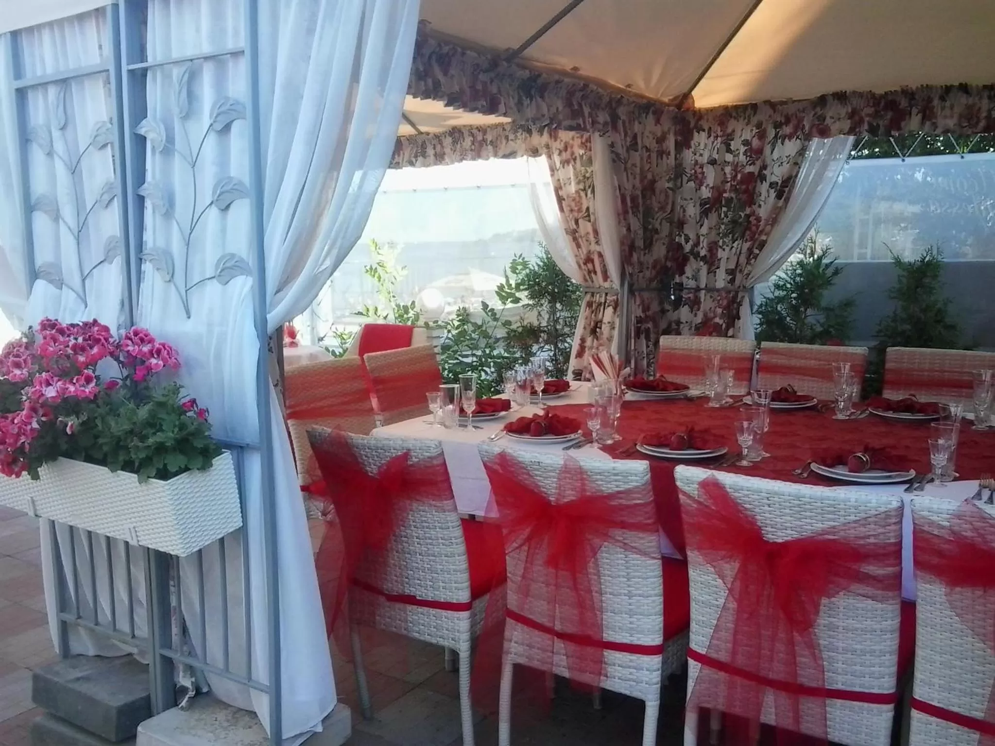 Balcony/Terrace, Banquet Facilities in Shalanda