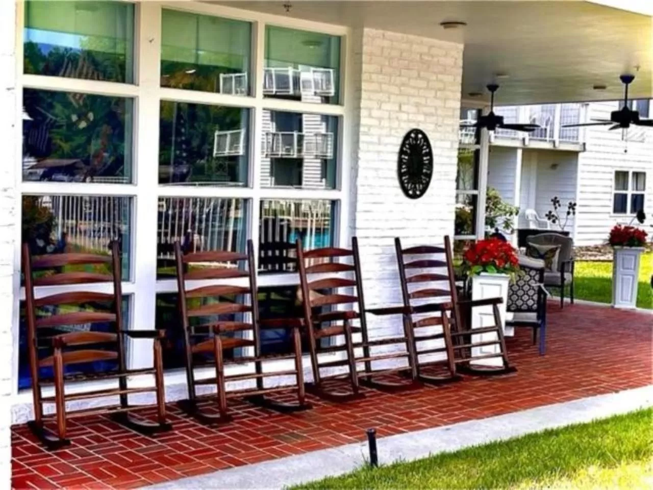 Patio in The Inn at Apple Valley, an Ascend Collection Hotel