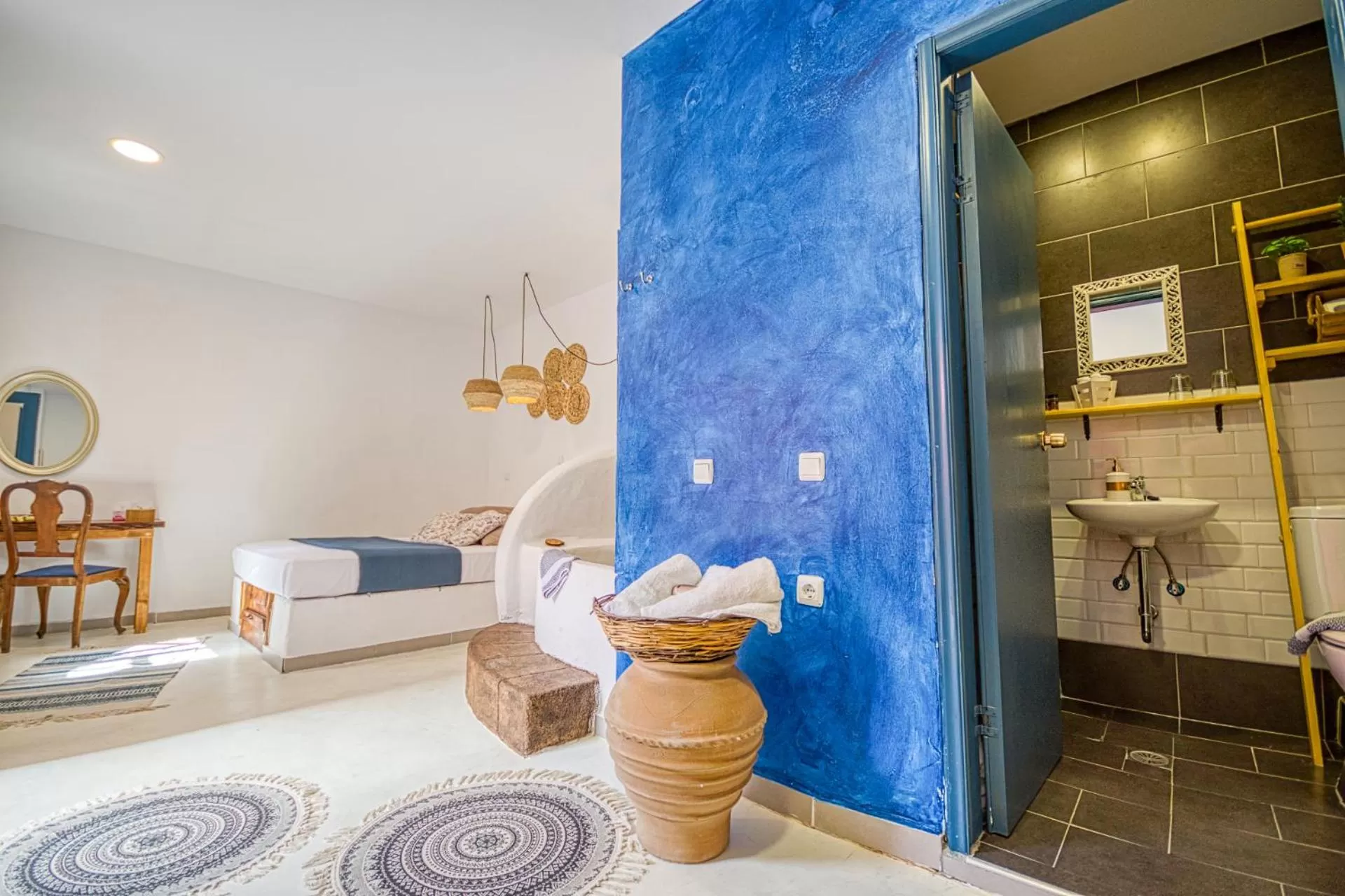 Bathroom in Mascot Garden Rooms