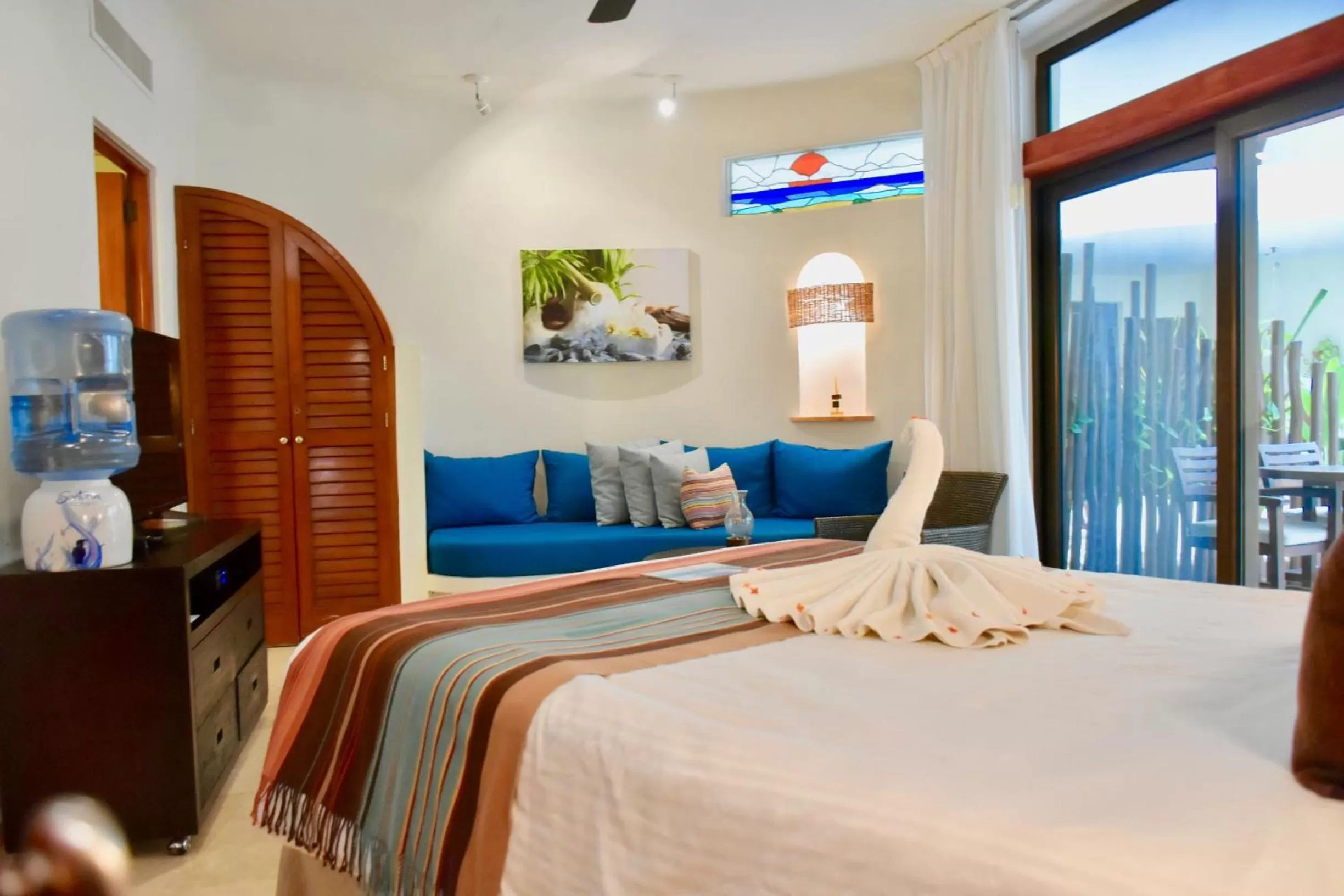 TV and multimedia, Bed in Playa Palms Beach Hotel