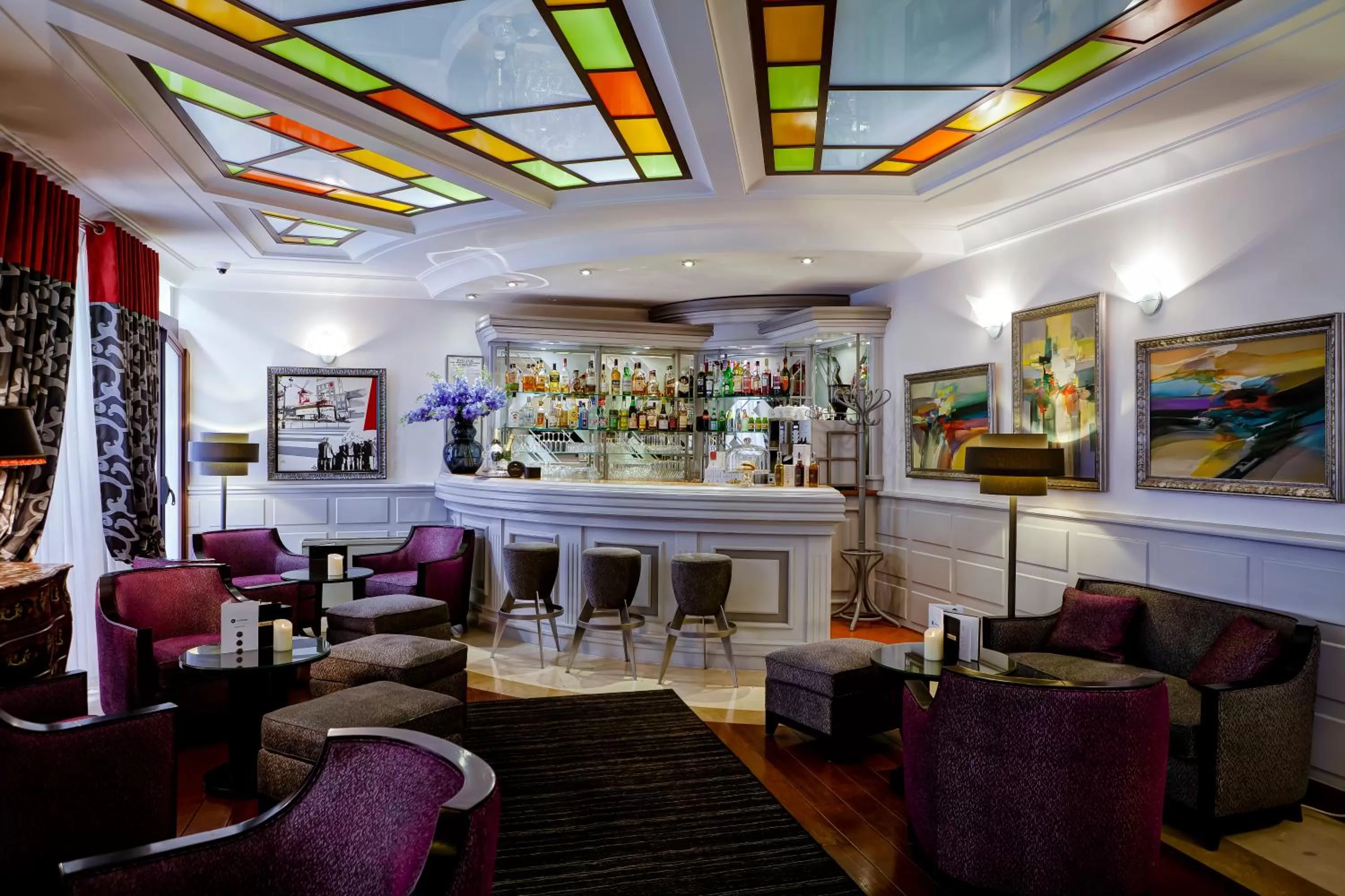 Lounge or bar in Grand Hotel des Terreaux