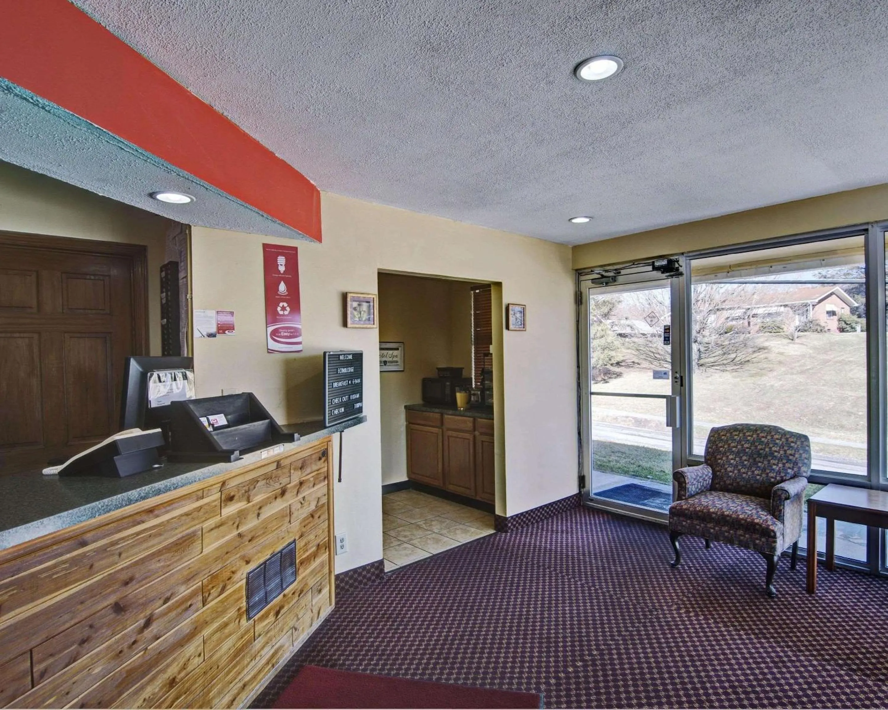 Lobby or reception in Econo Lodge Near Bluefield College