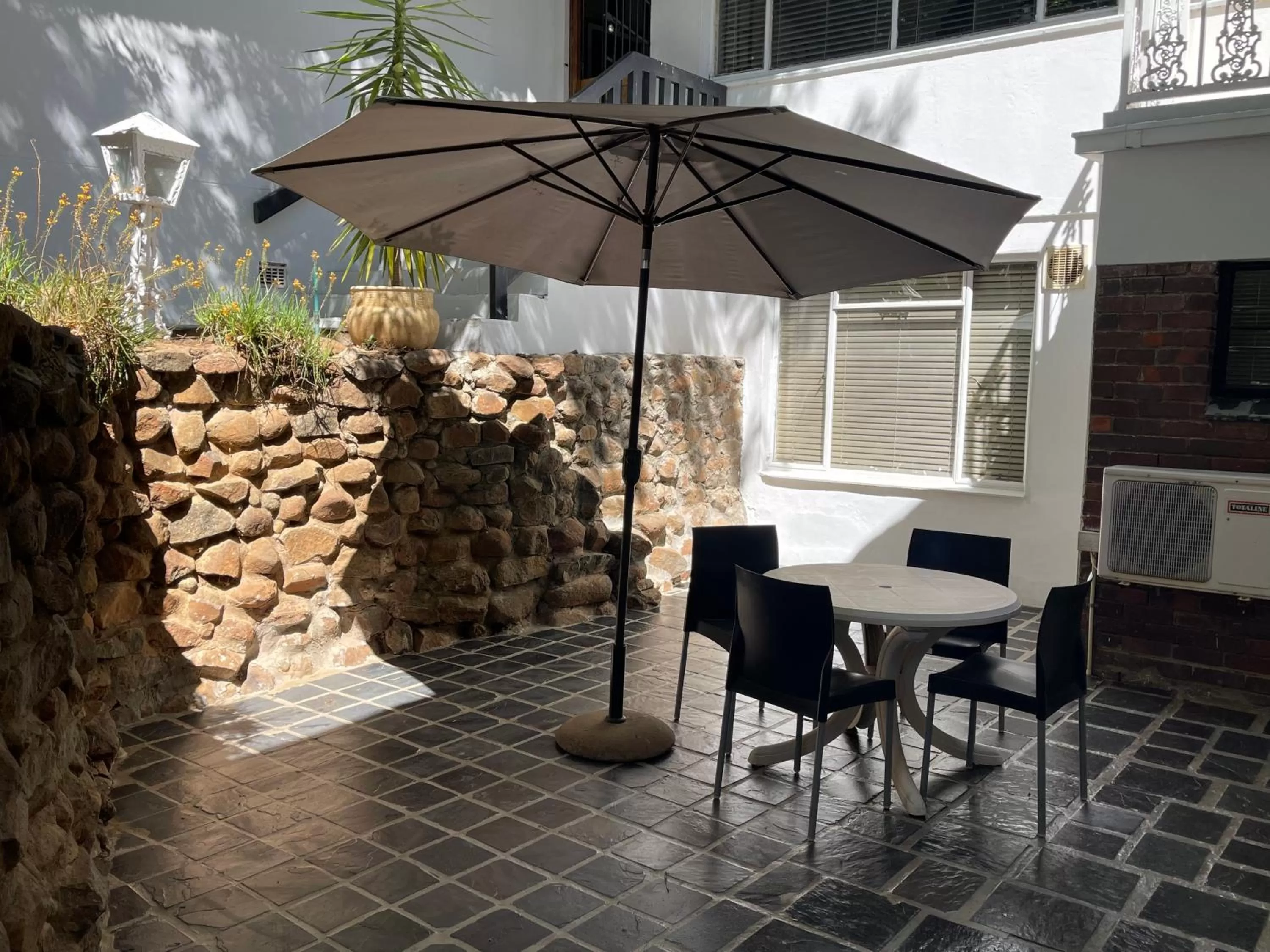 Seating area in Grants Hill Inn